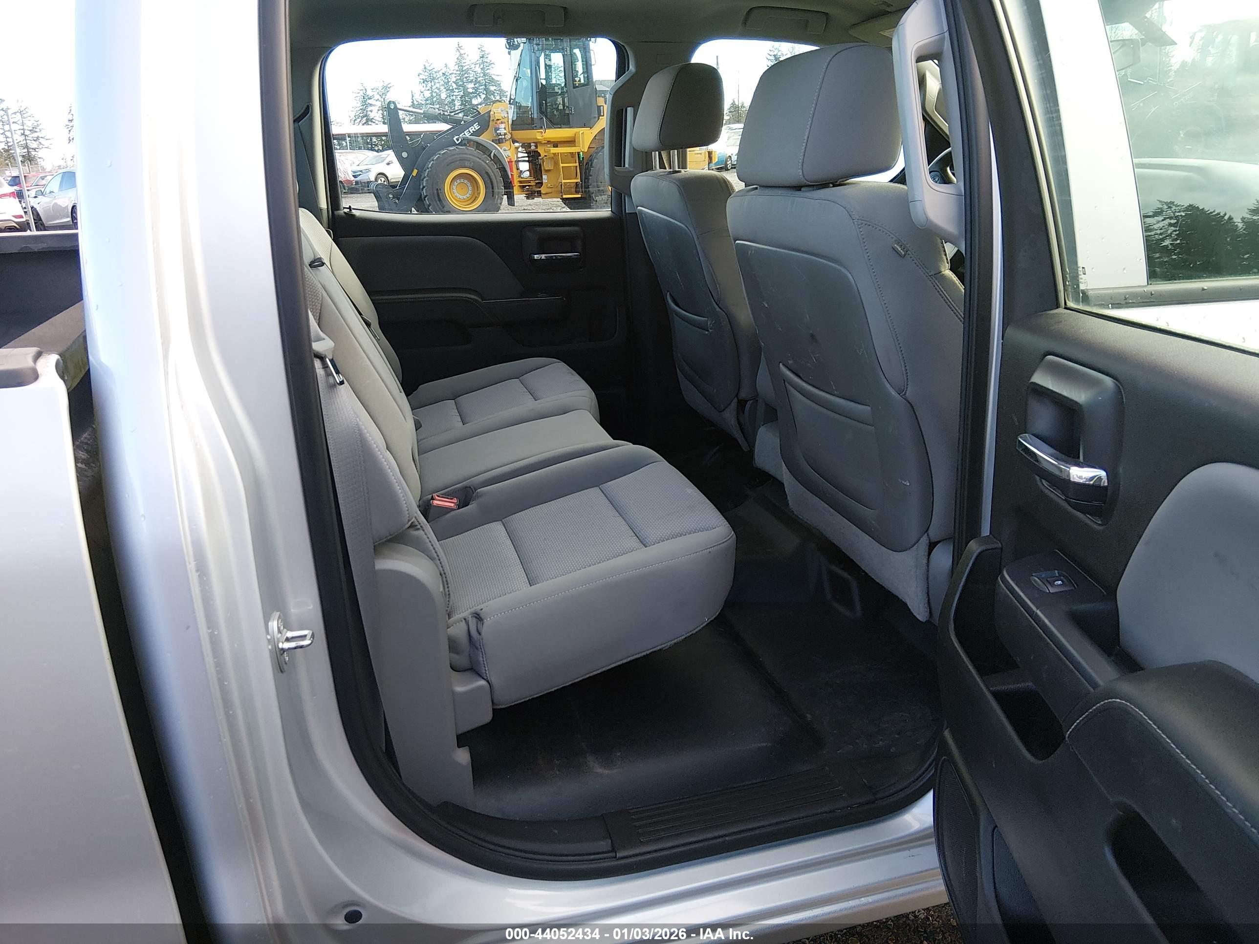 CHEVROLET SILVERADO image 8