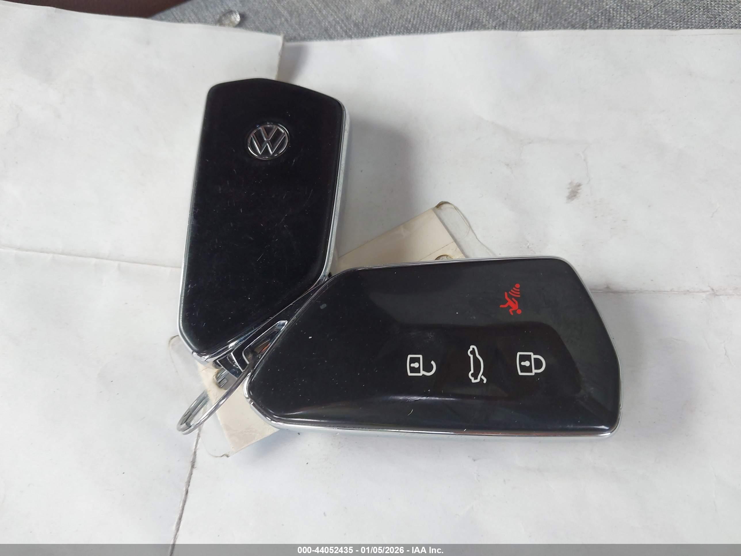 VOLKSWAGEN ID.4 image 11
