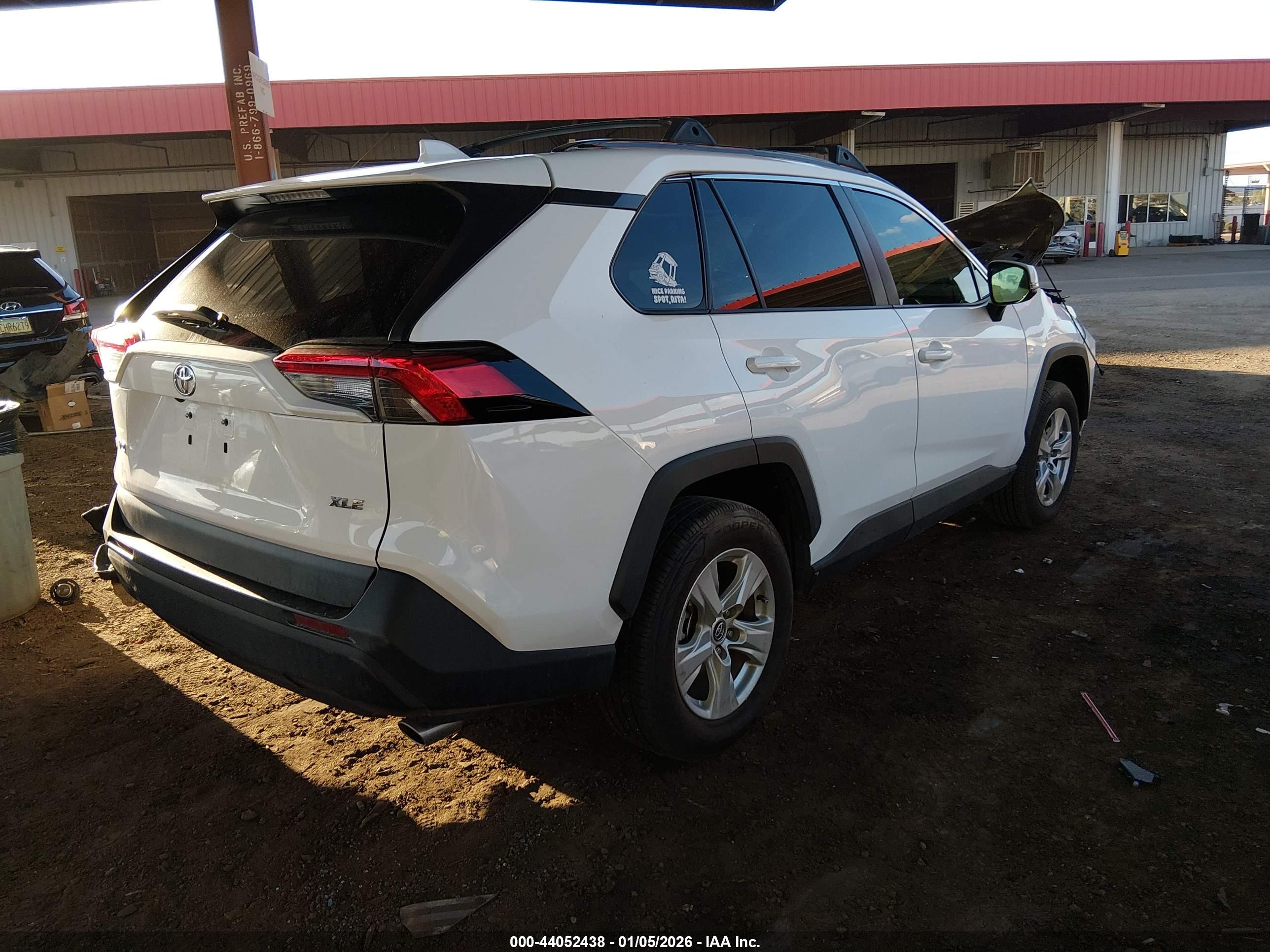 TOYOTA RAV4 image 4