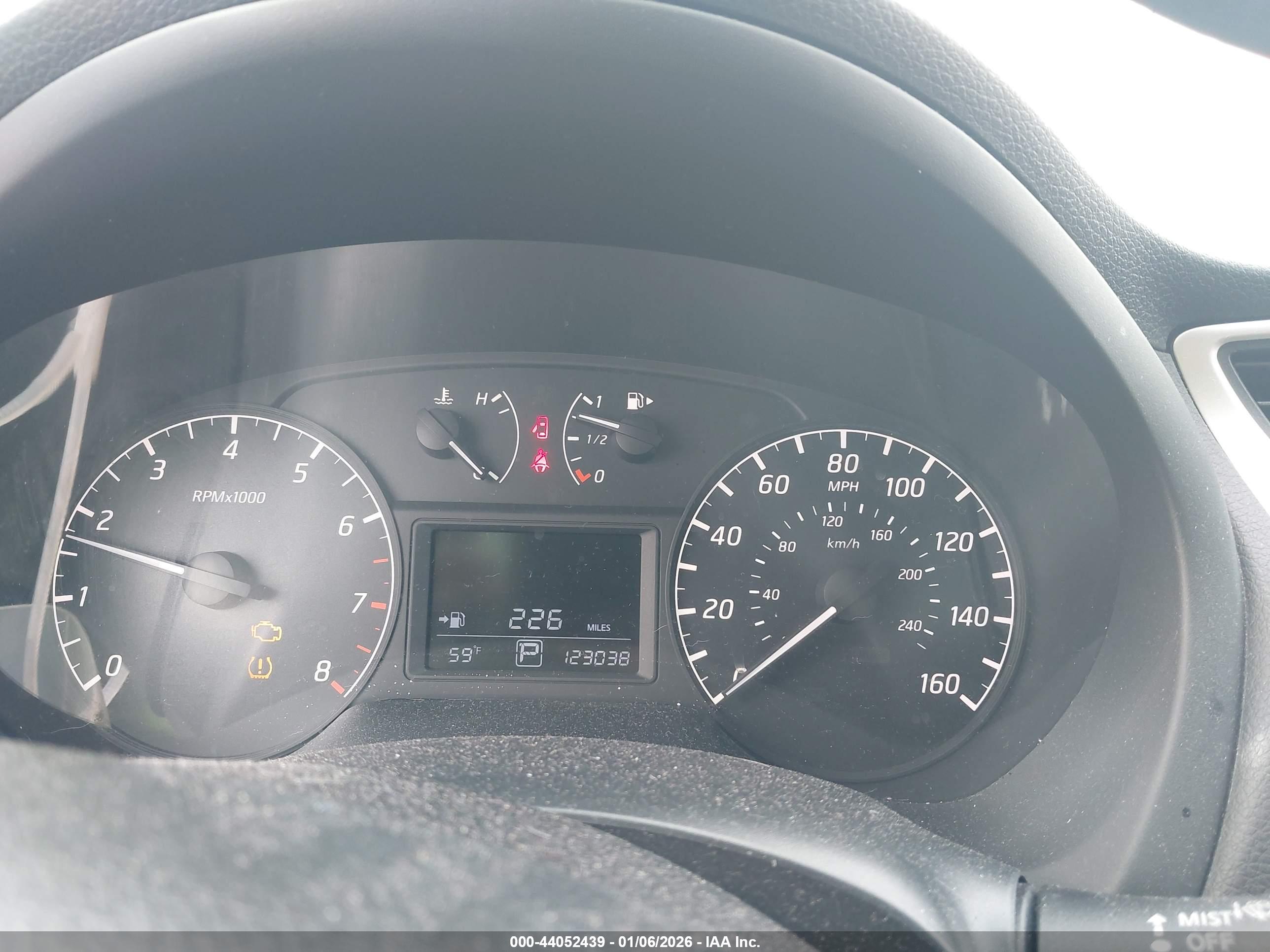 NISSAN SENTRA image 7