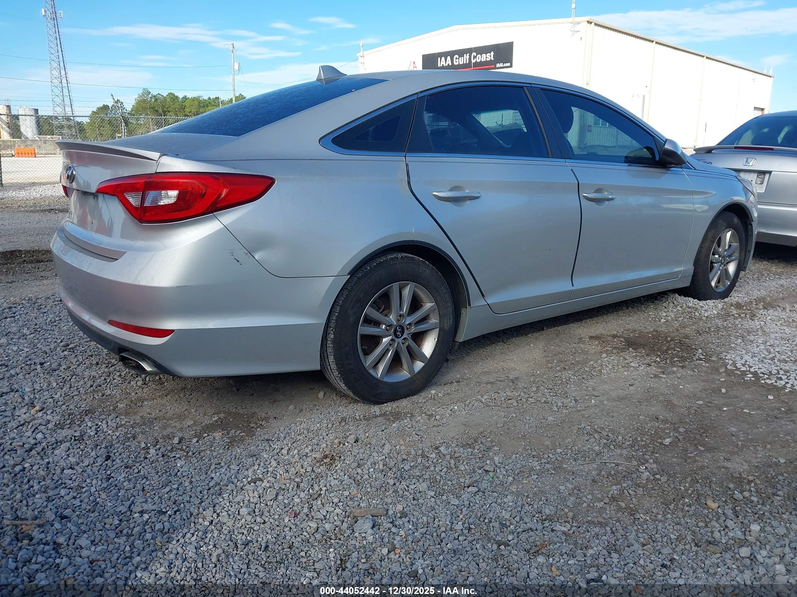 HYUNDAI SONATA image 4