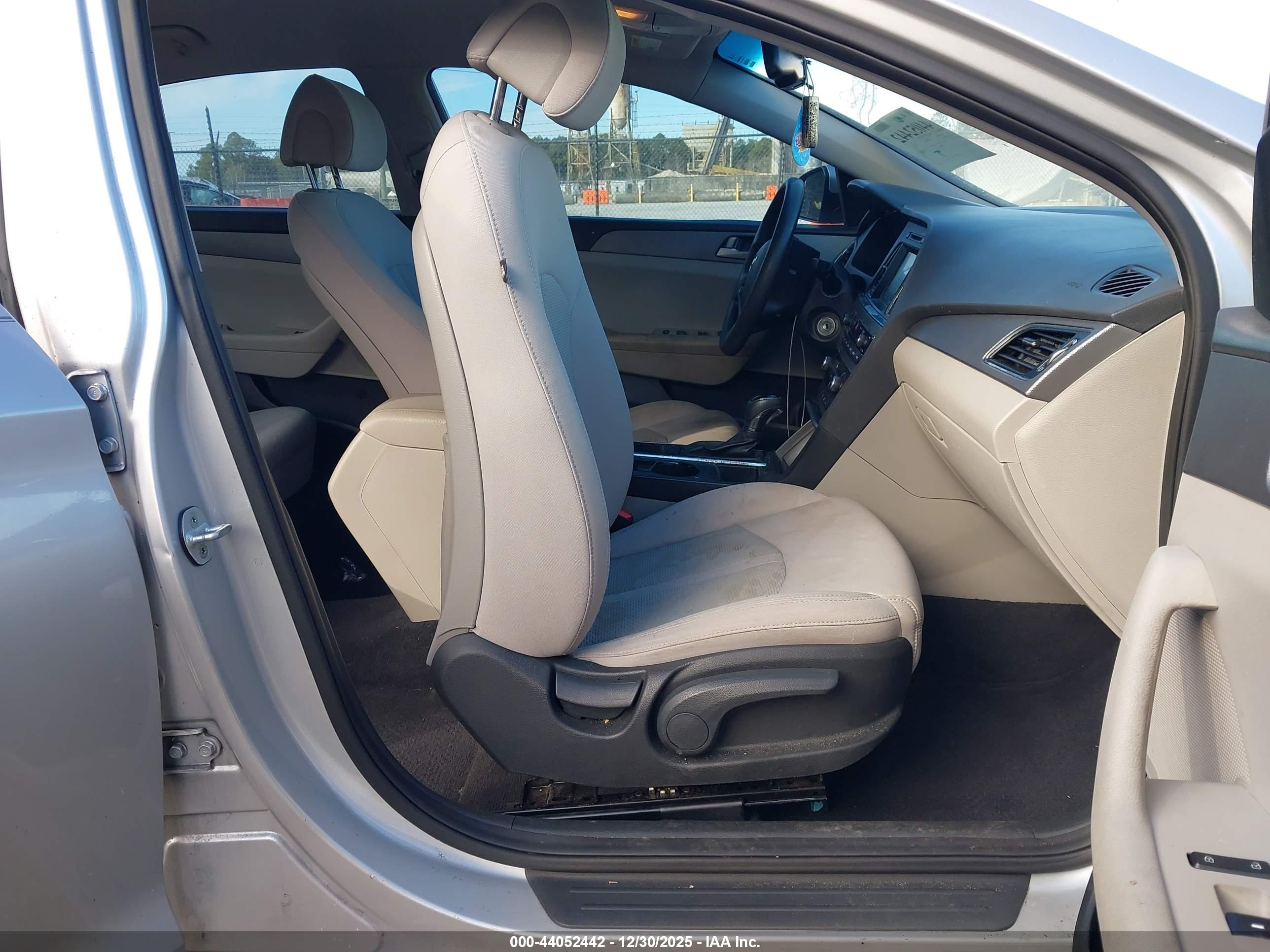 HYUNDAI SONATA image 5