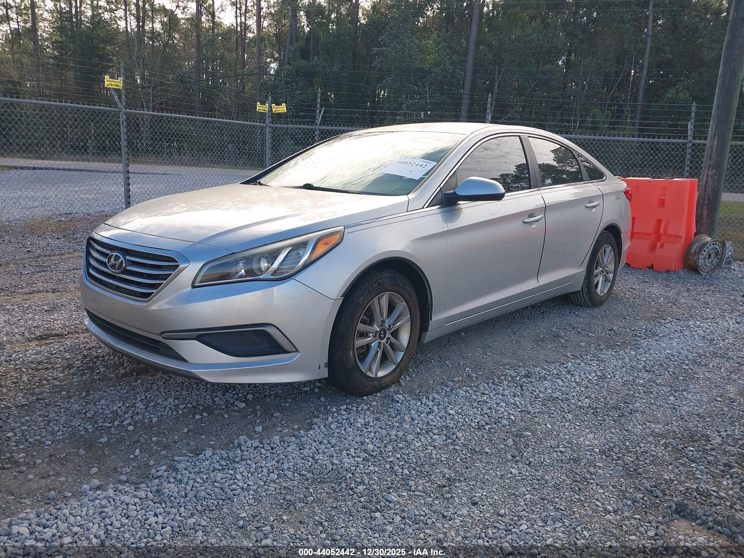 HYUNDAI SONATA image 6