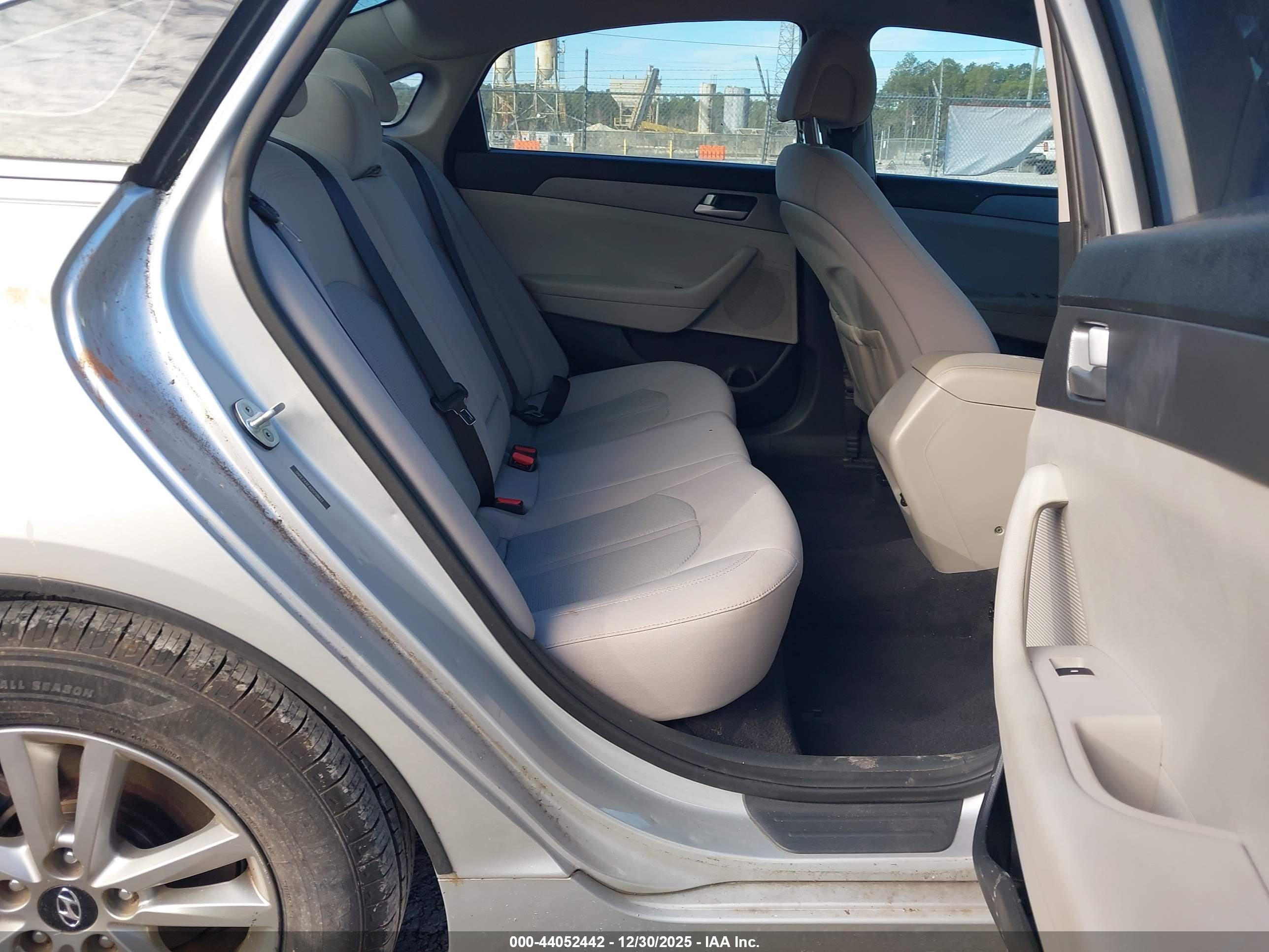 HYUNDAI SONATA image 8