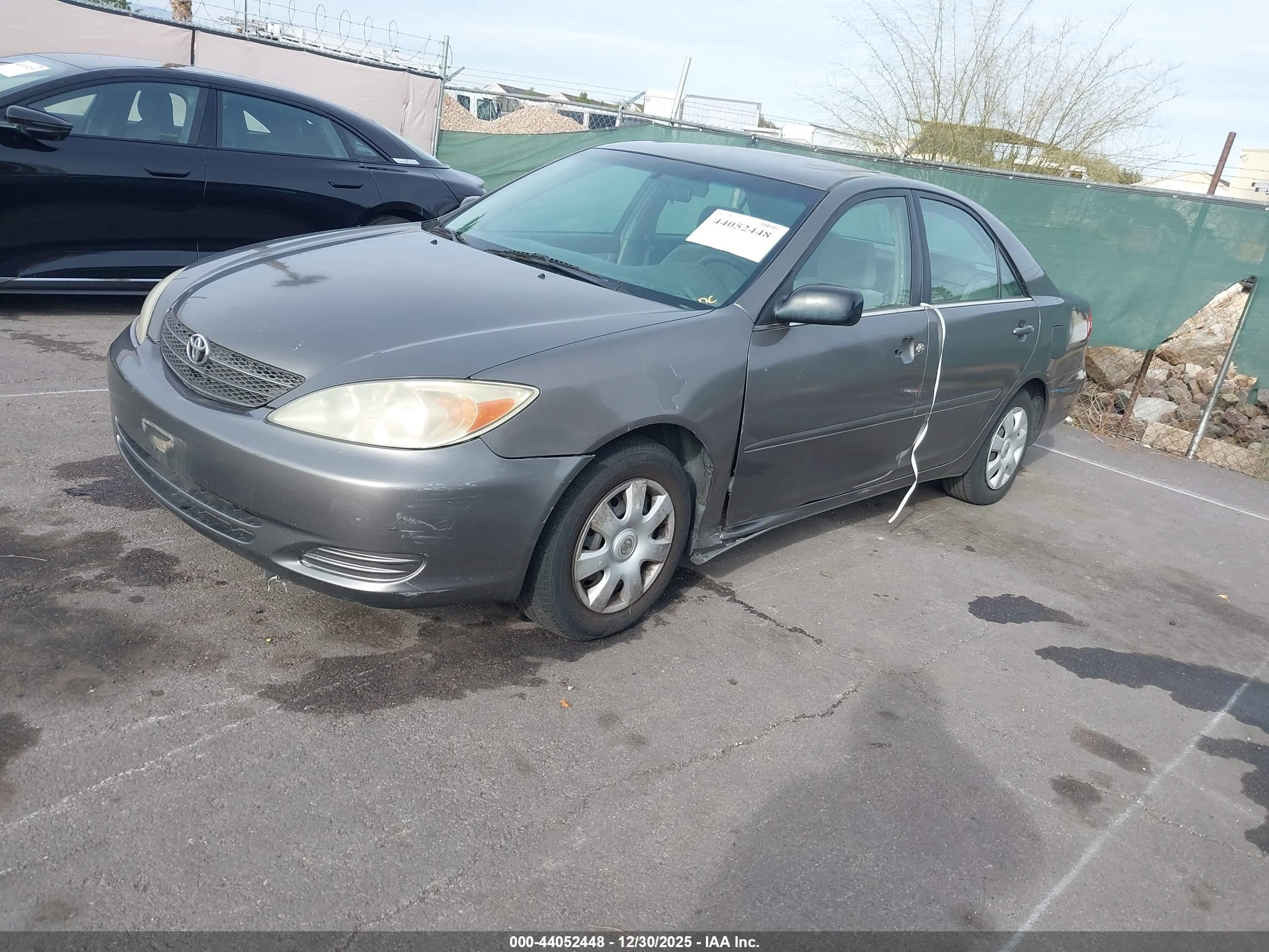 TOYOTA CAMRY image 2
