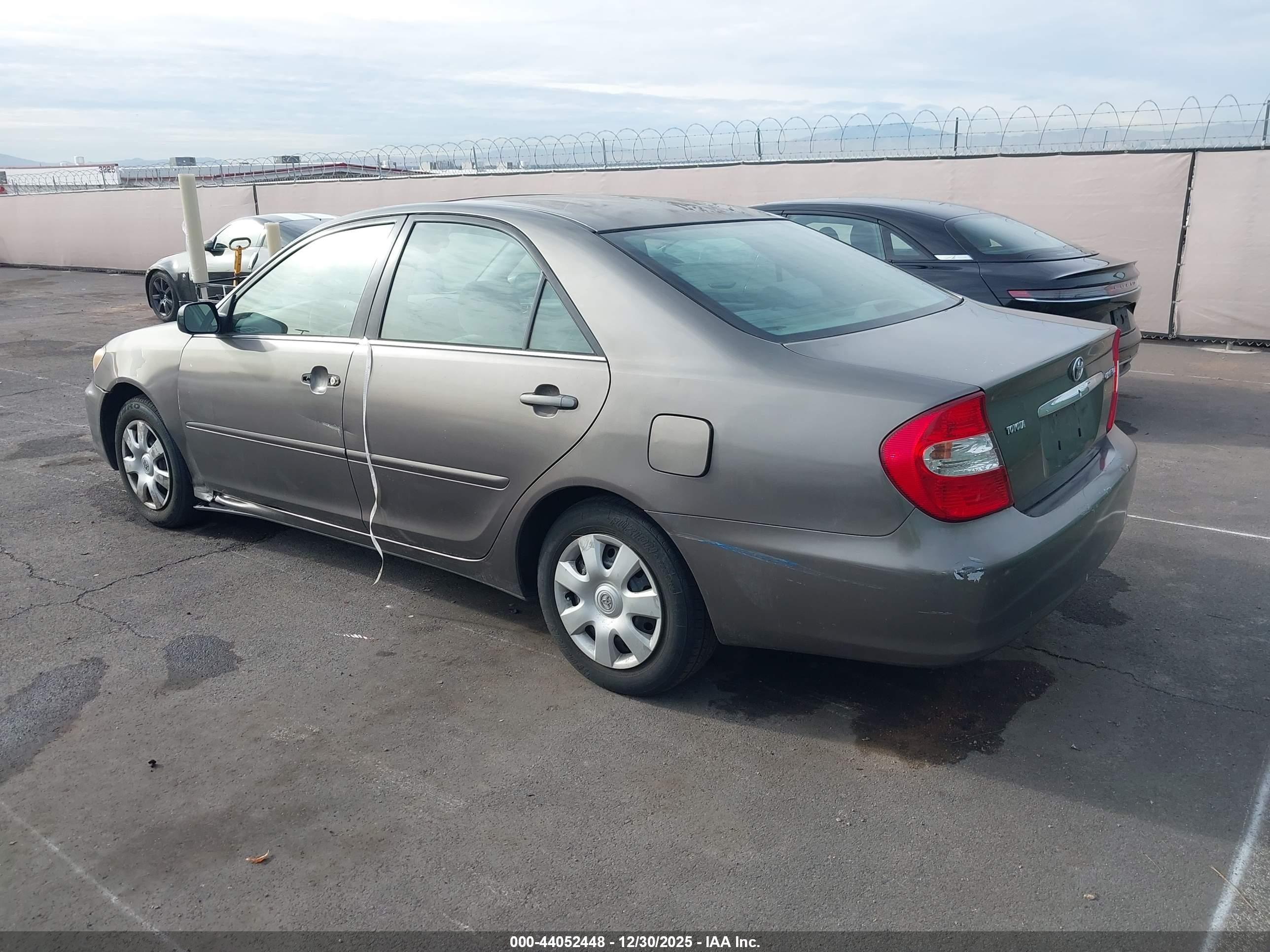 TOYOTA CAMRY image 3