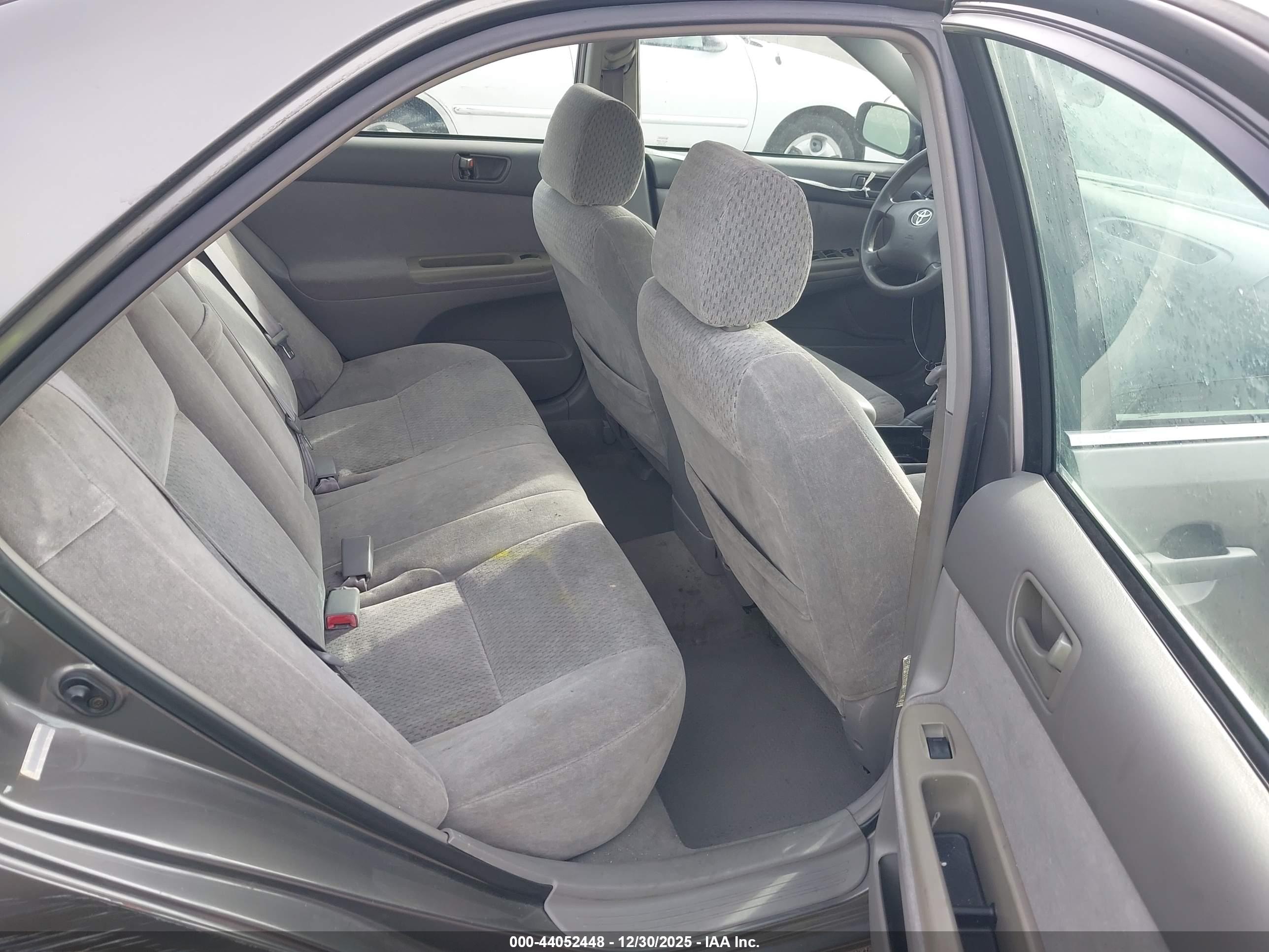 TOYOTA CAMRY image 8