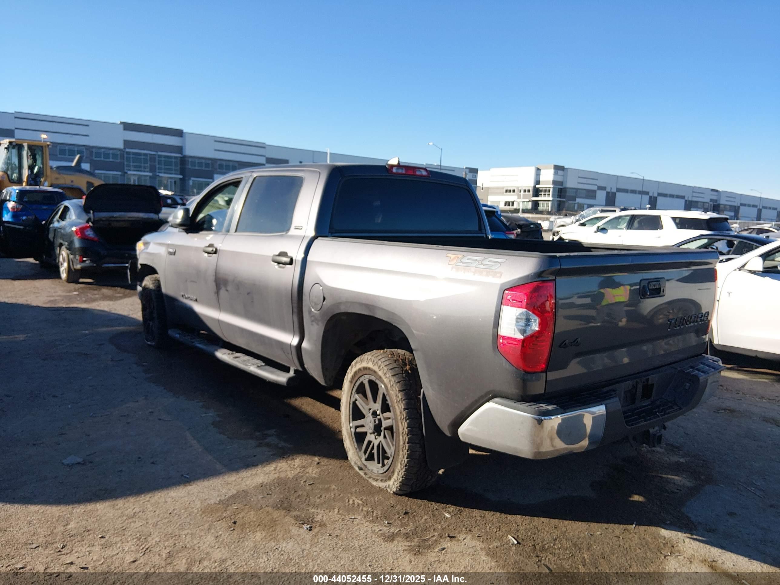 TOYOTA TUNDRA image 3