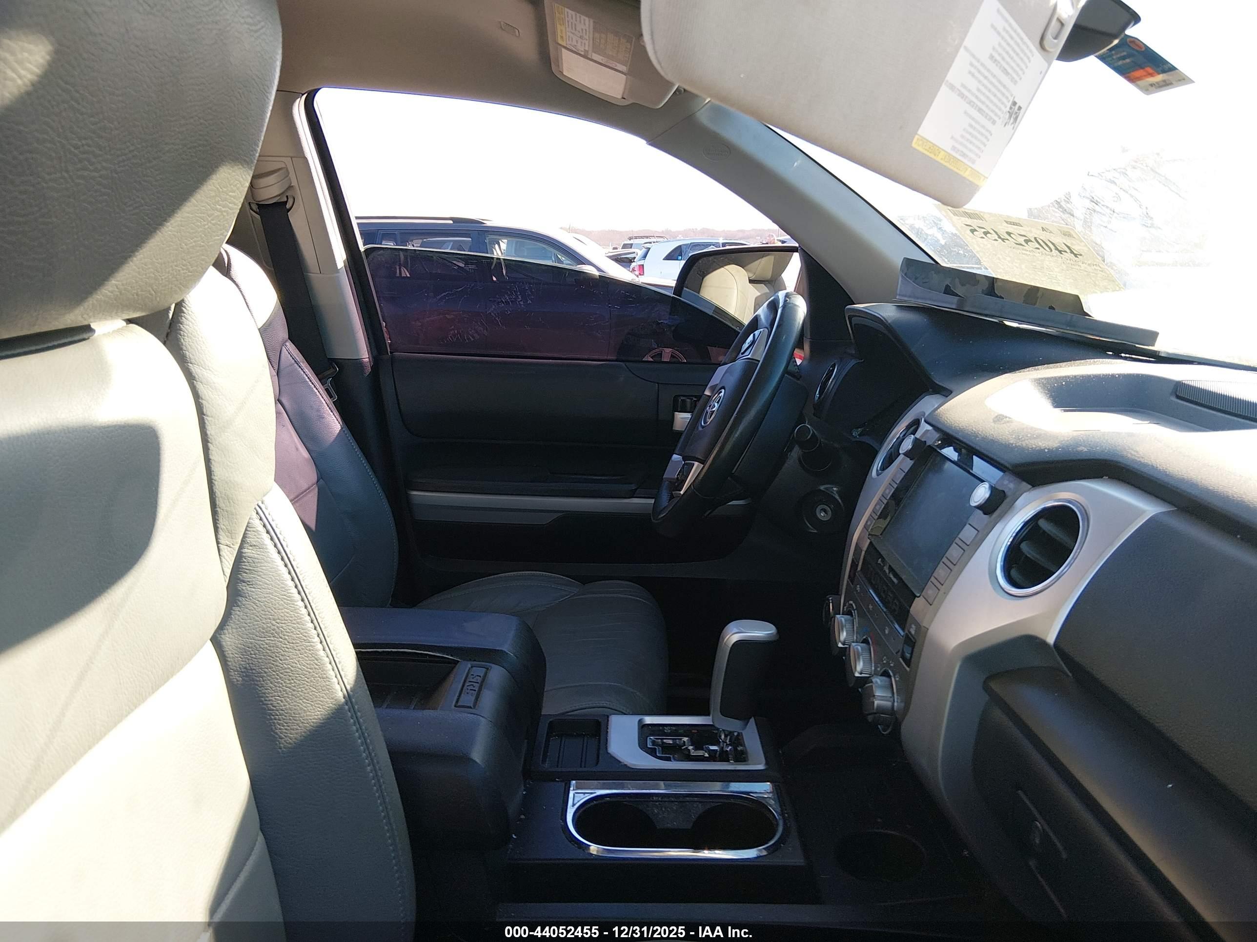TOYOTA TUNDRA image 5