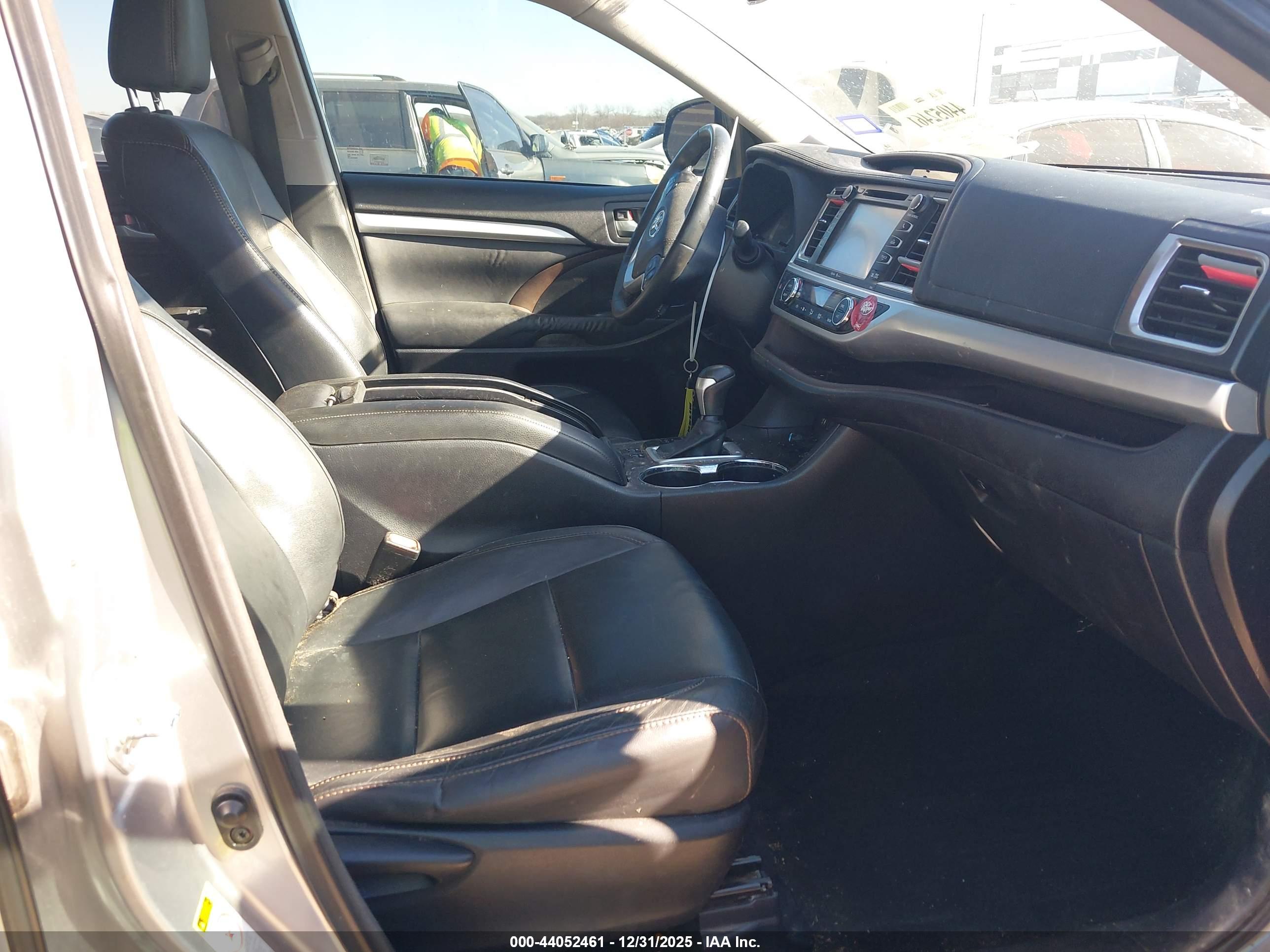 TOYOTA HIGHLANDER image 5