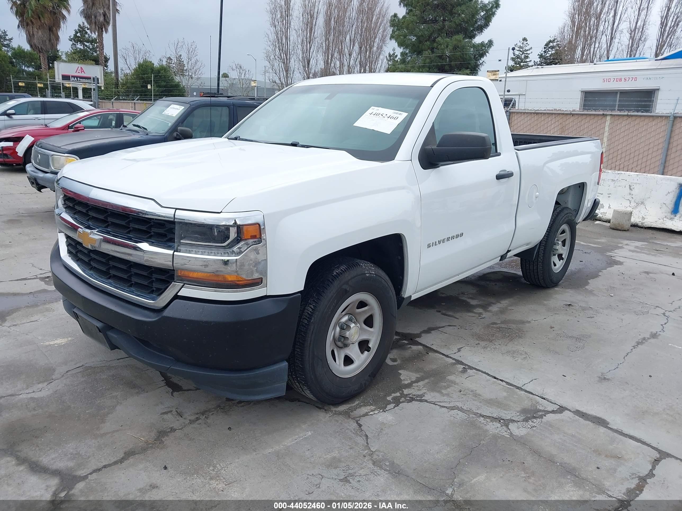 CHEVROLET SILVERADO image 2