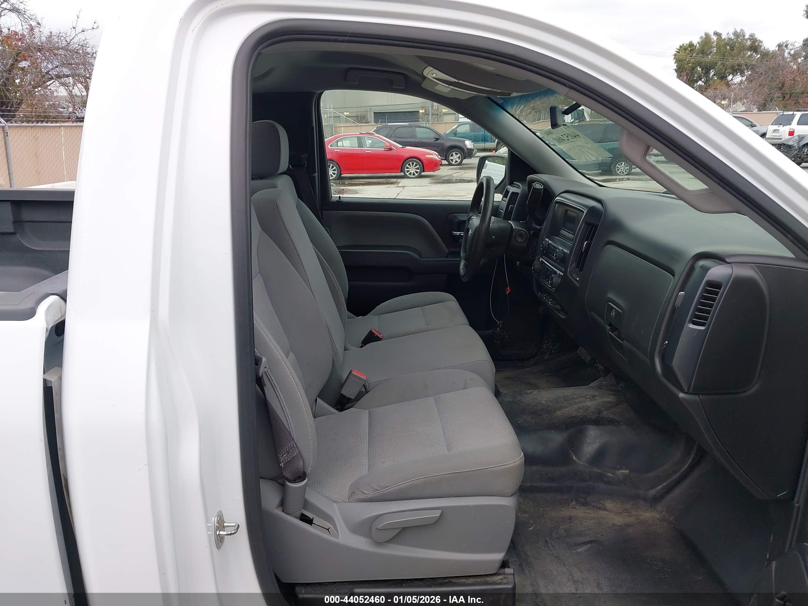 CHEVROLET SILVERADO image 5