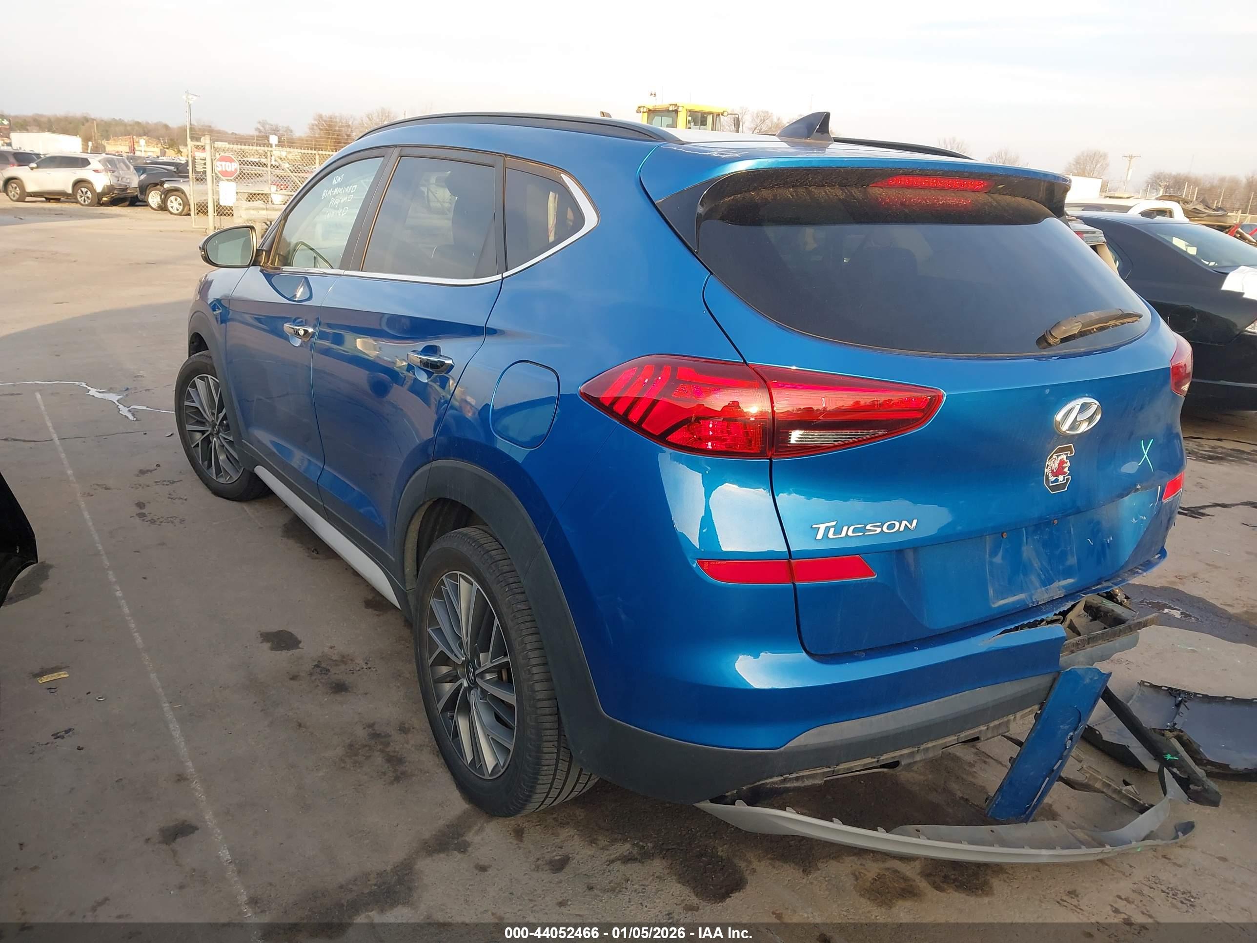 HYUNDAI TUCSON image 3