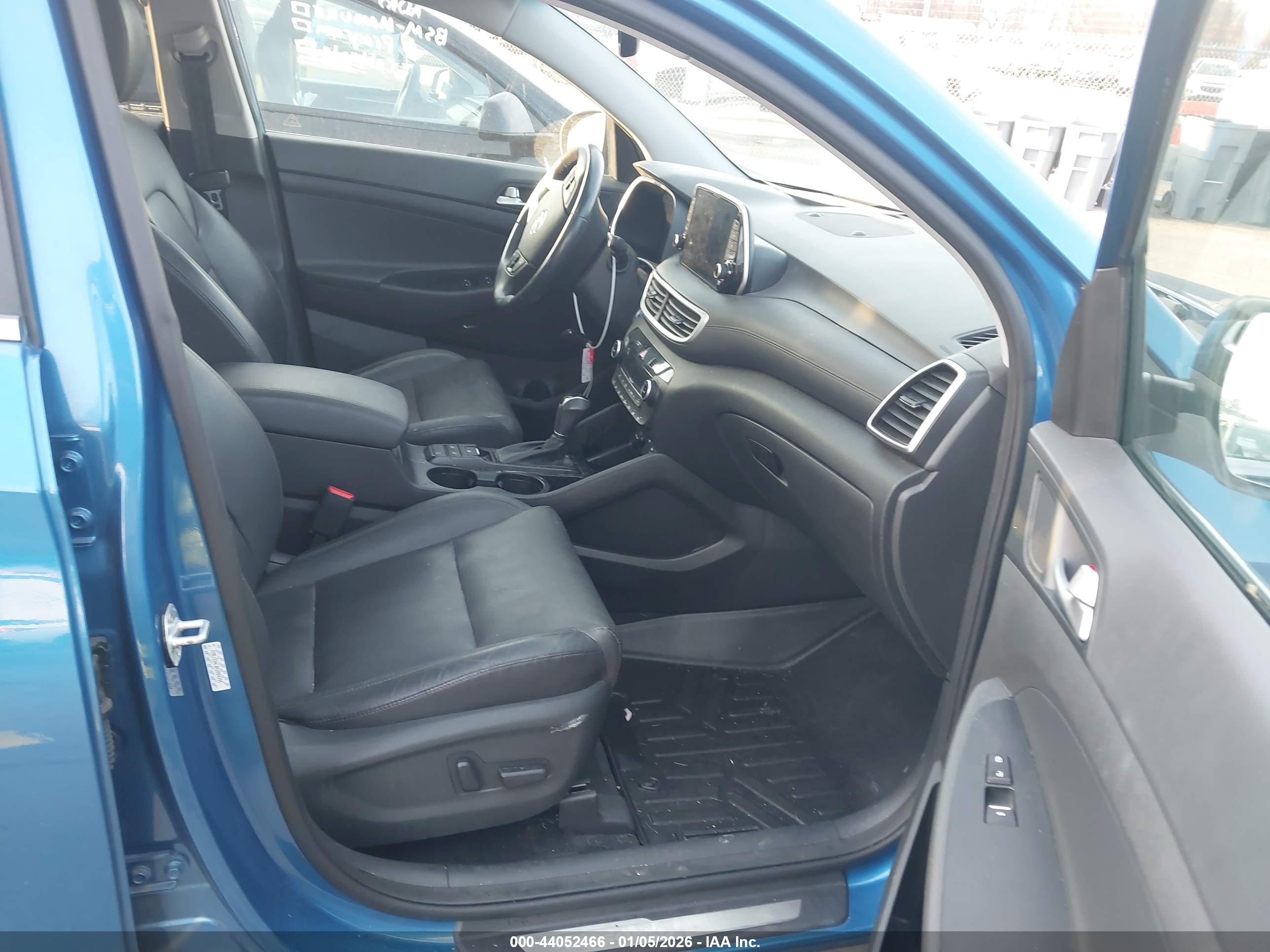 HYUNDAI TUCSON image 5