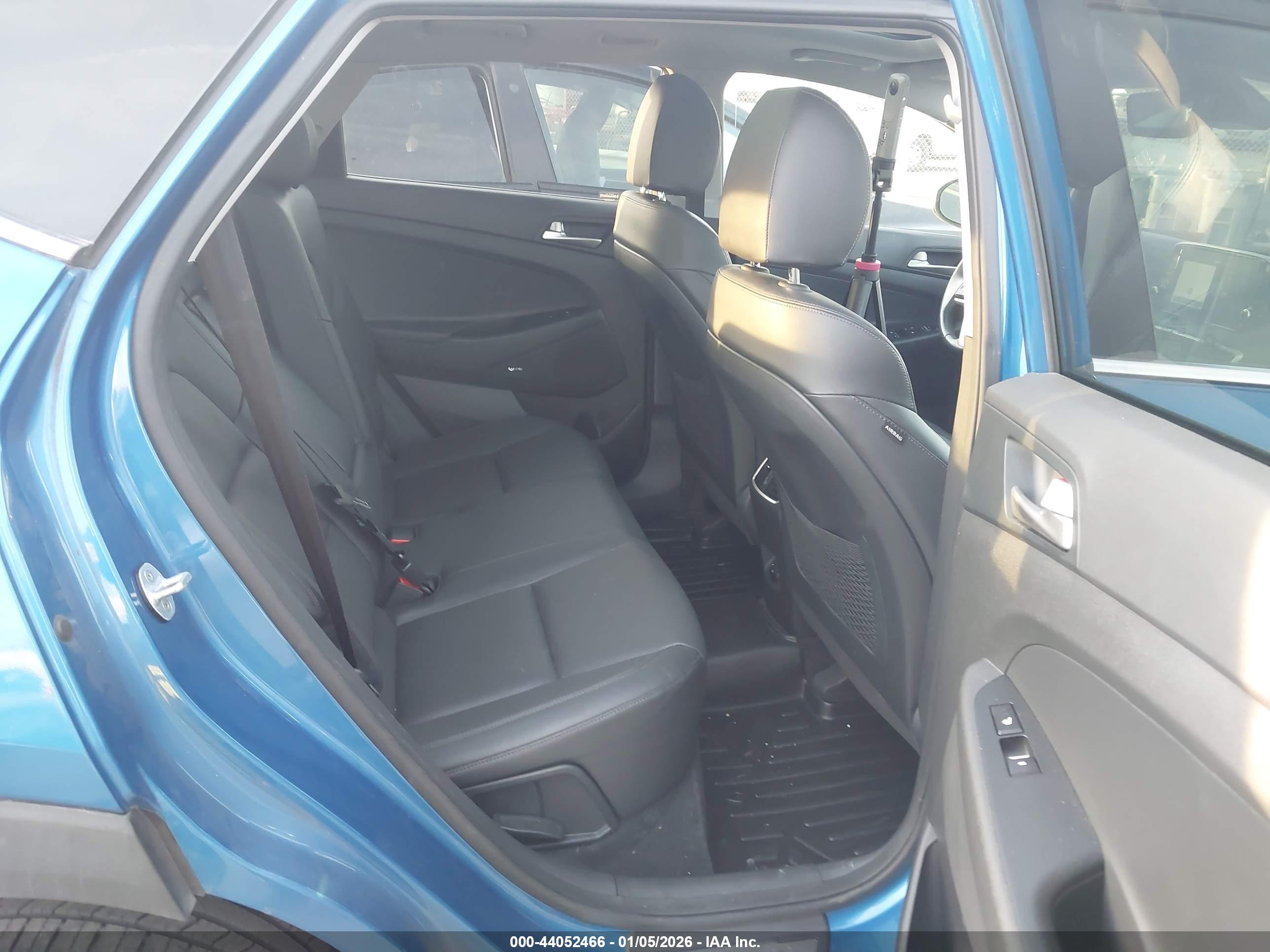 HYUNDAI TUCSON image 8