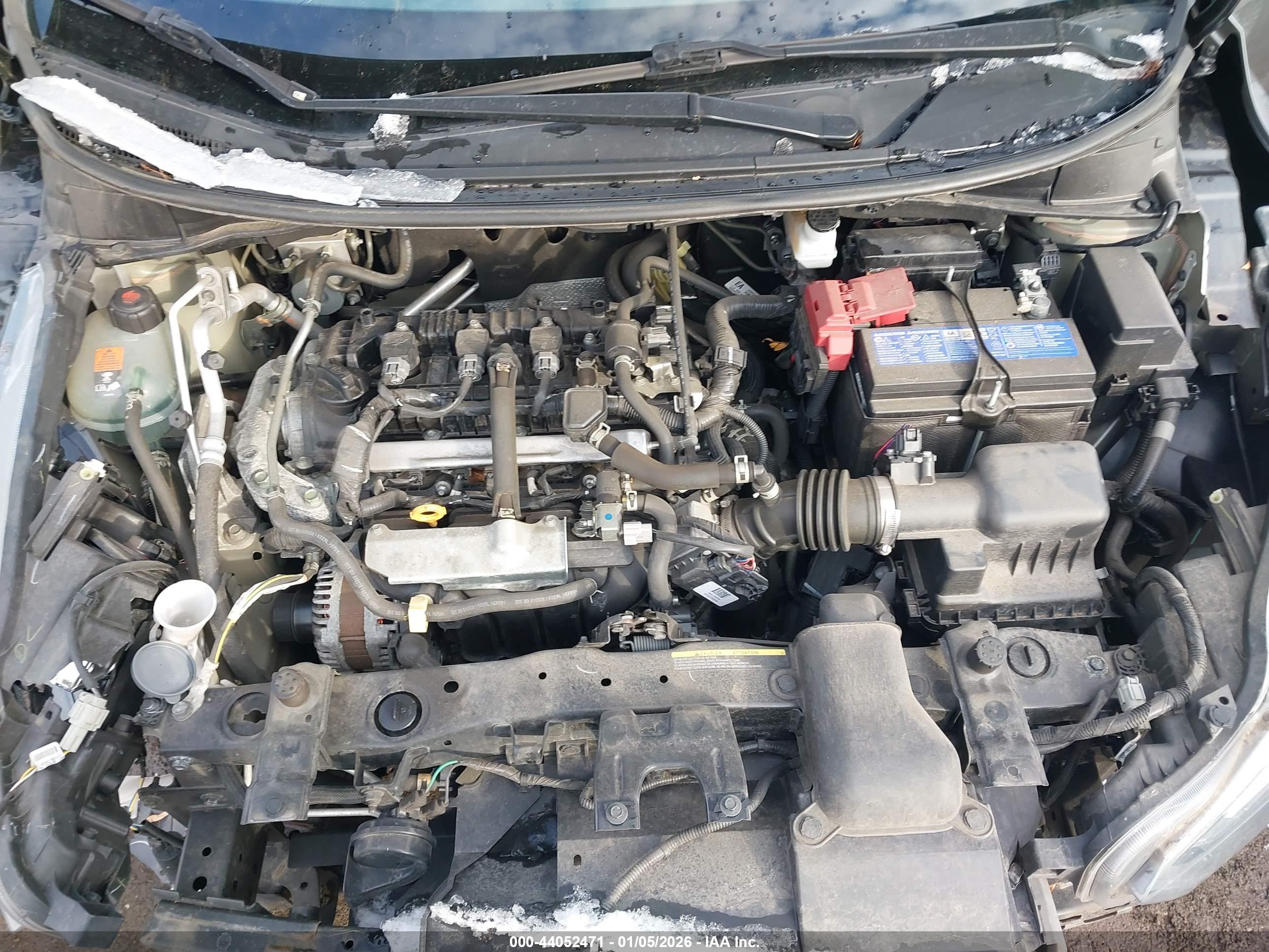 NISSAN VERSA image 10