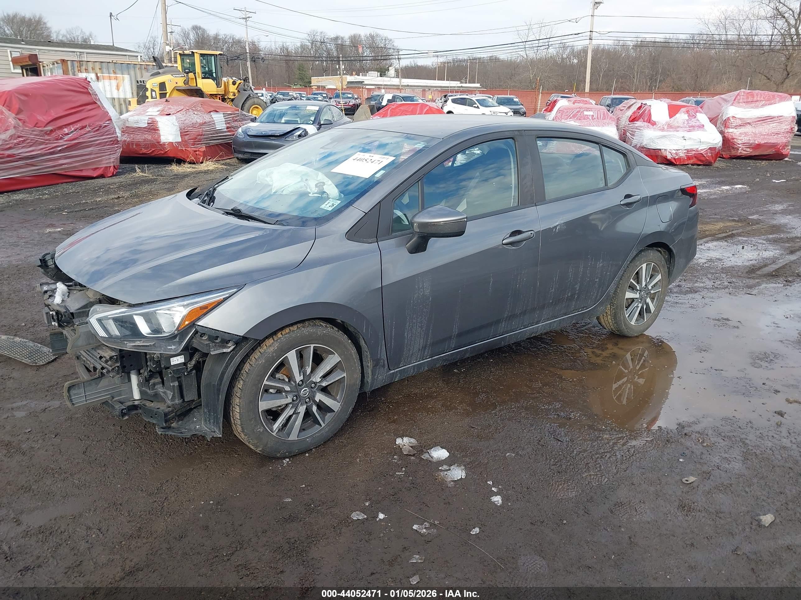 NISSAN VERSA image 2