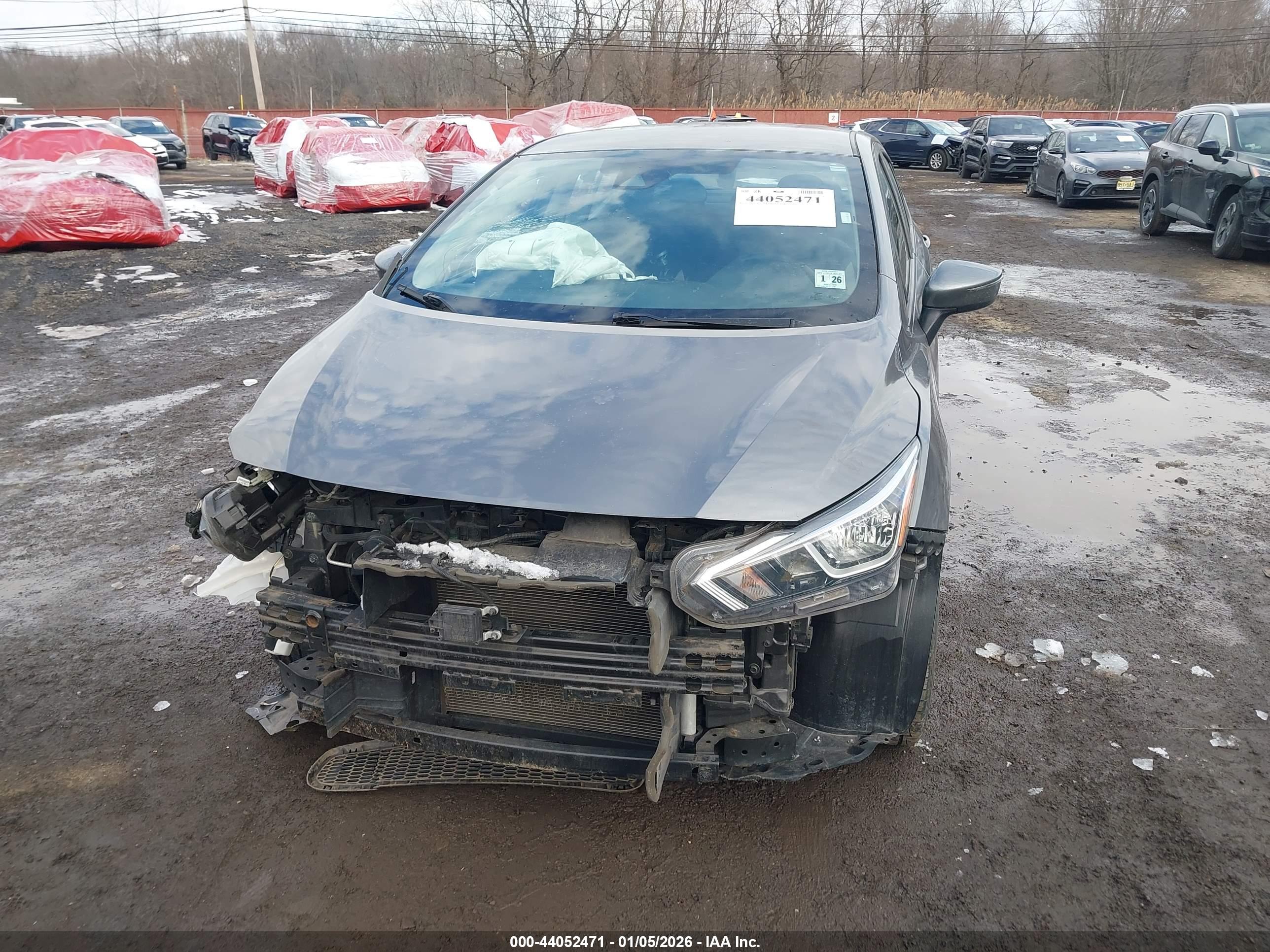 NISSAN VERSA image 6
