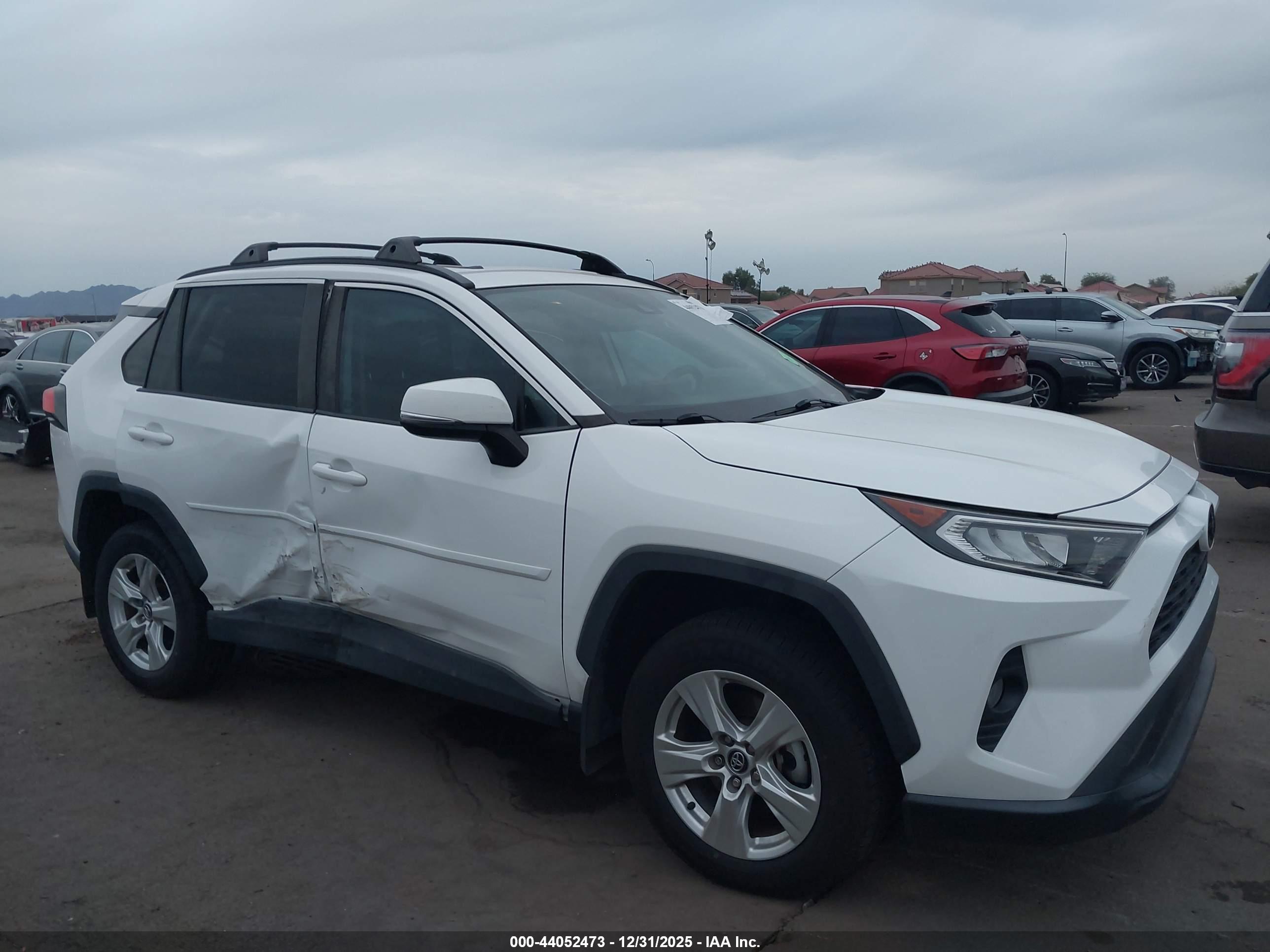 TOYOTA RAV4 image 6