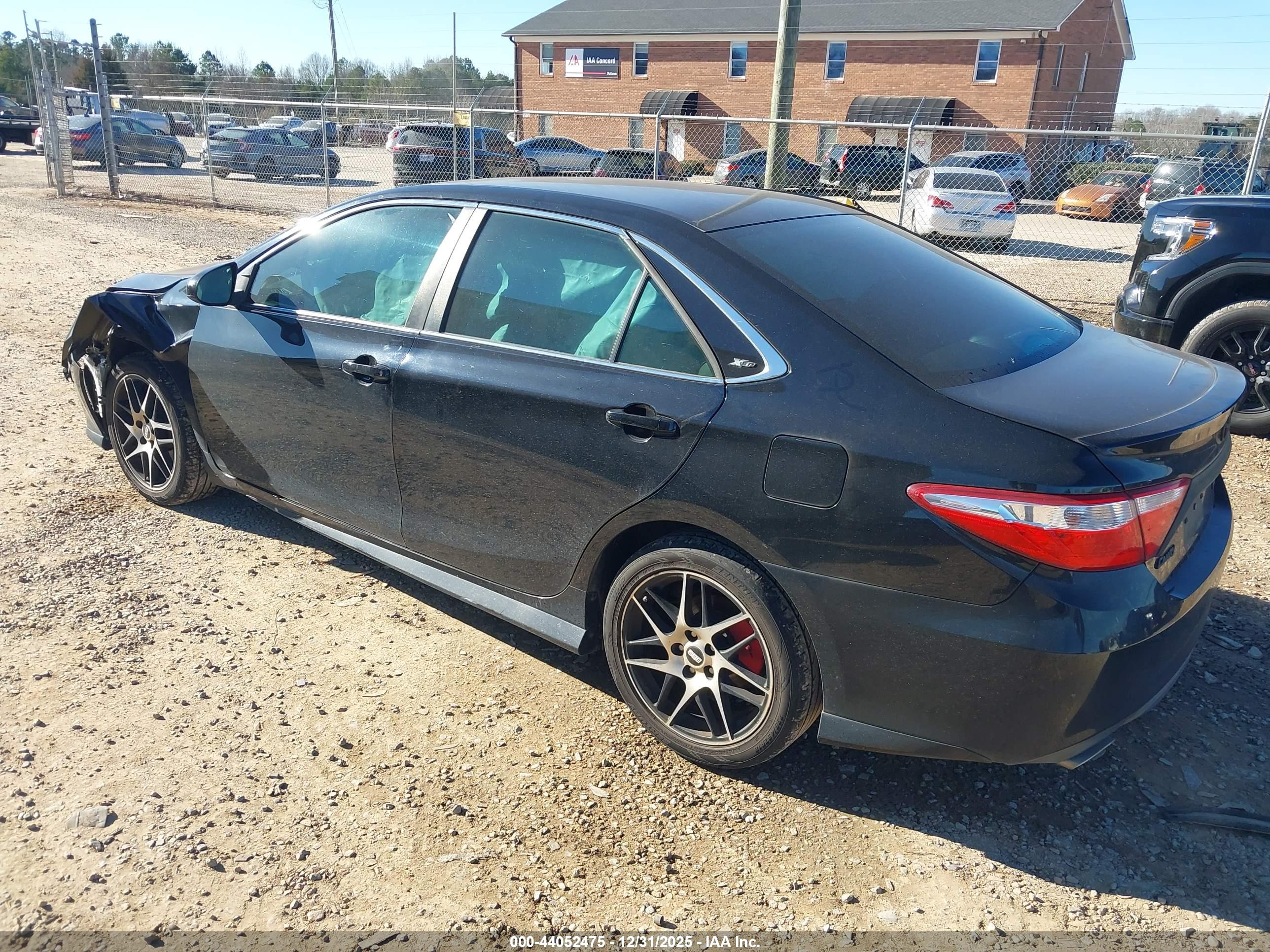 TOYOTA CAMRY image 3