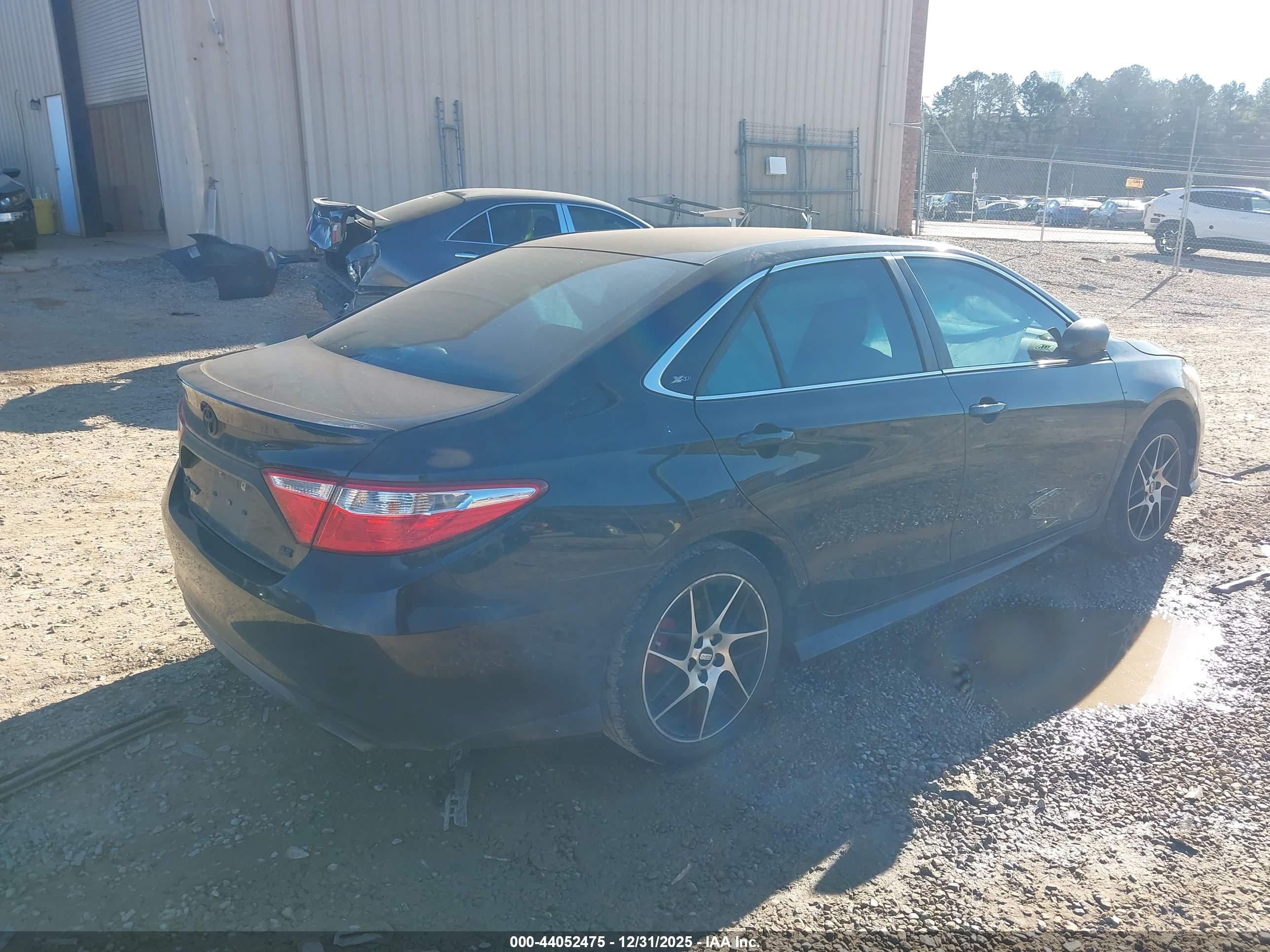 TOYOTA CAMRY image 4