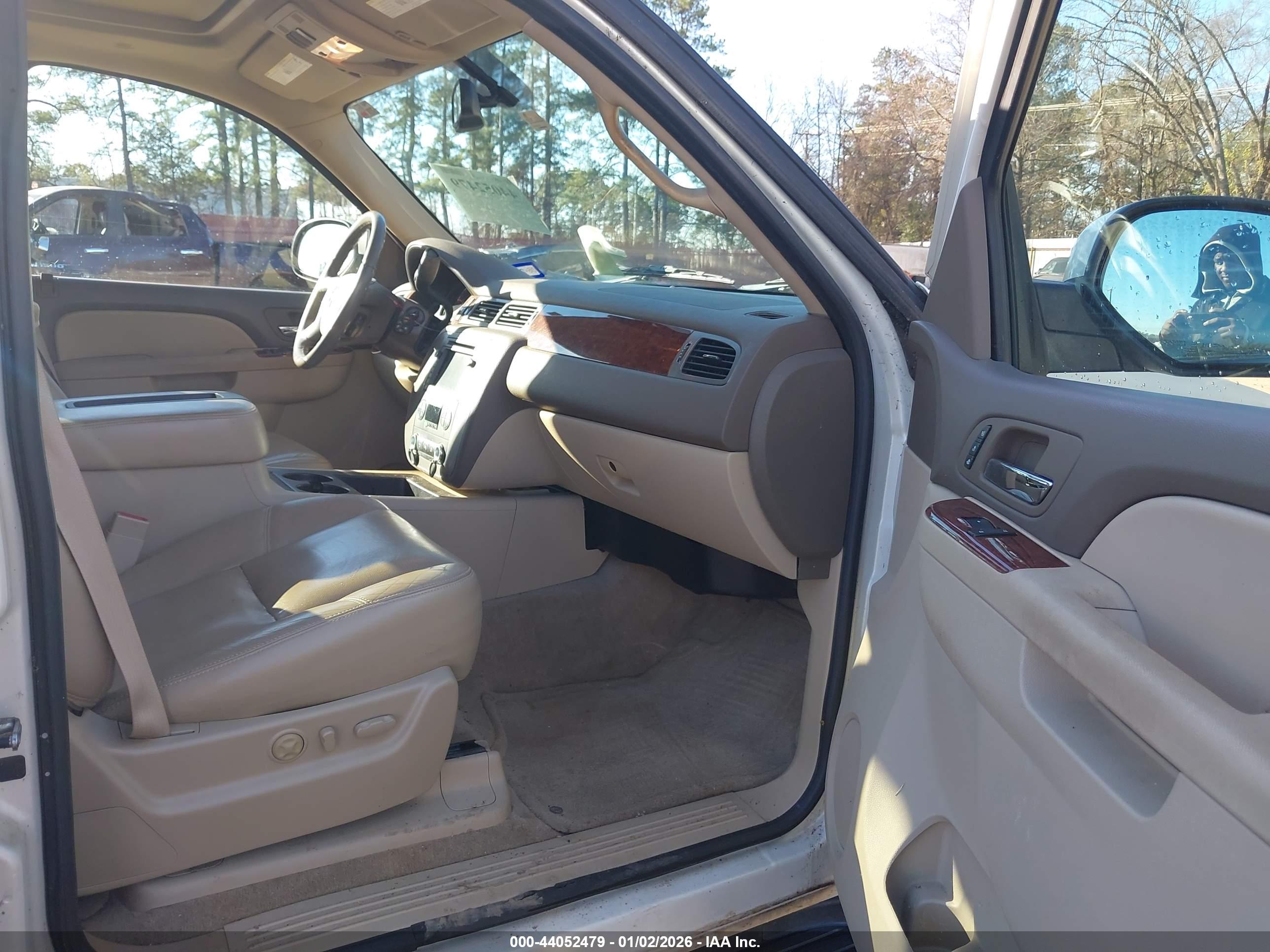 GMC YUKON image 5
