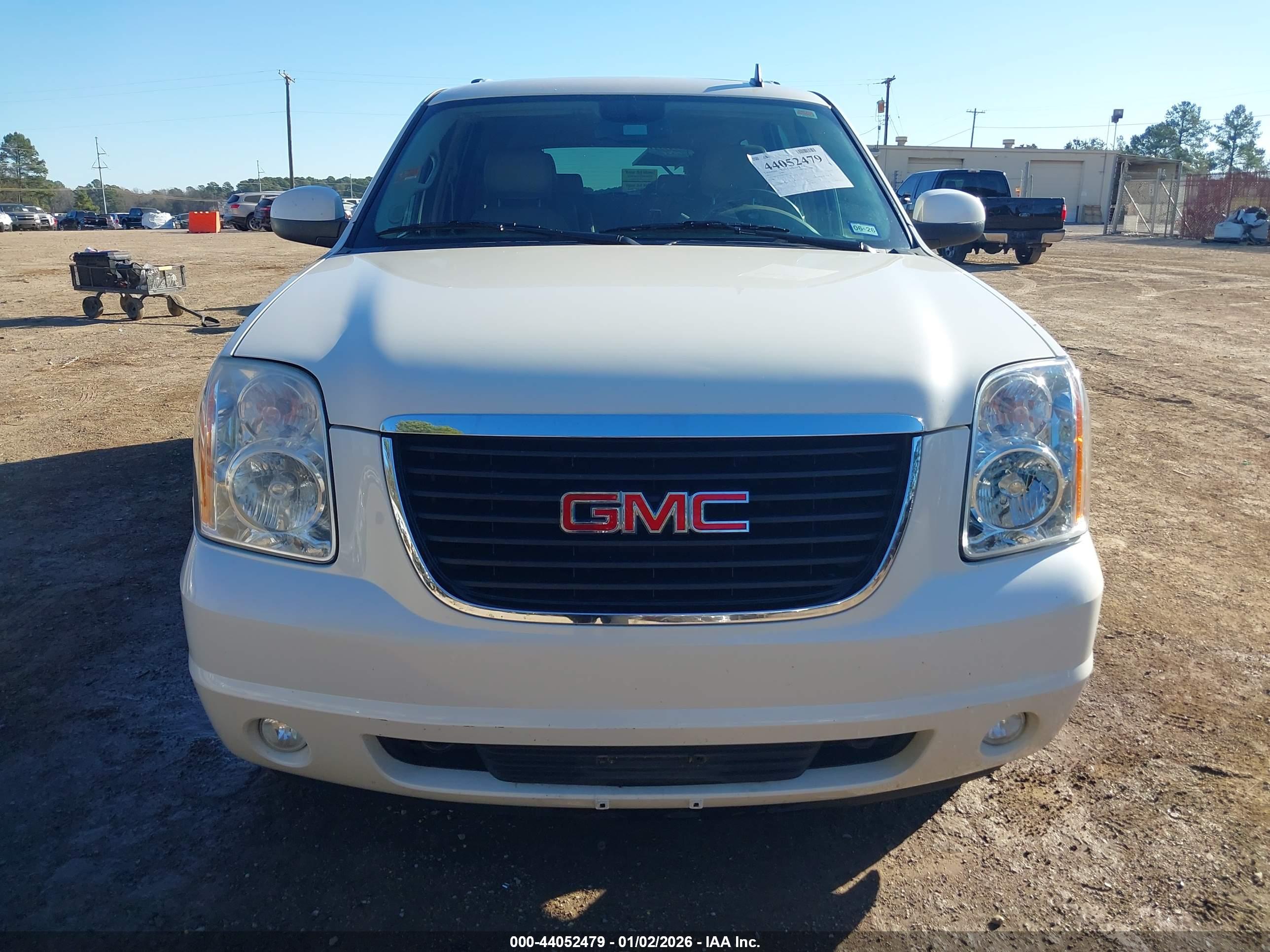 GMC YUKON image 6