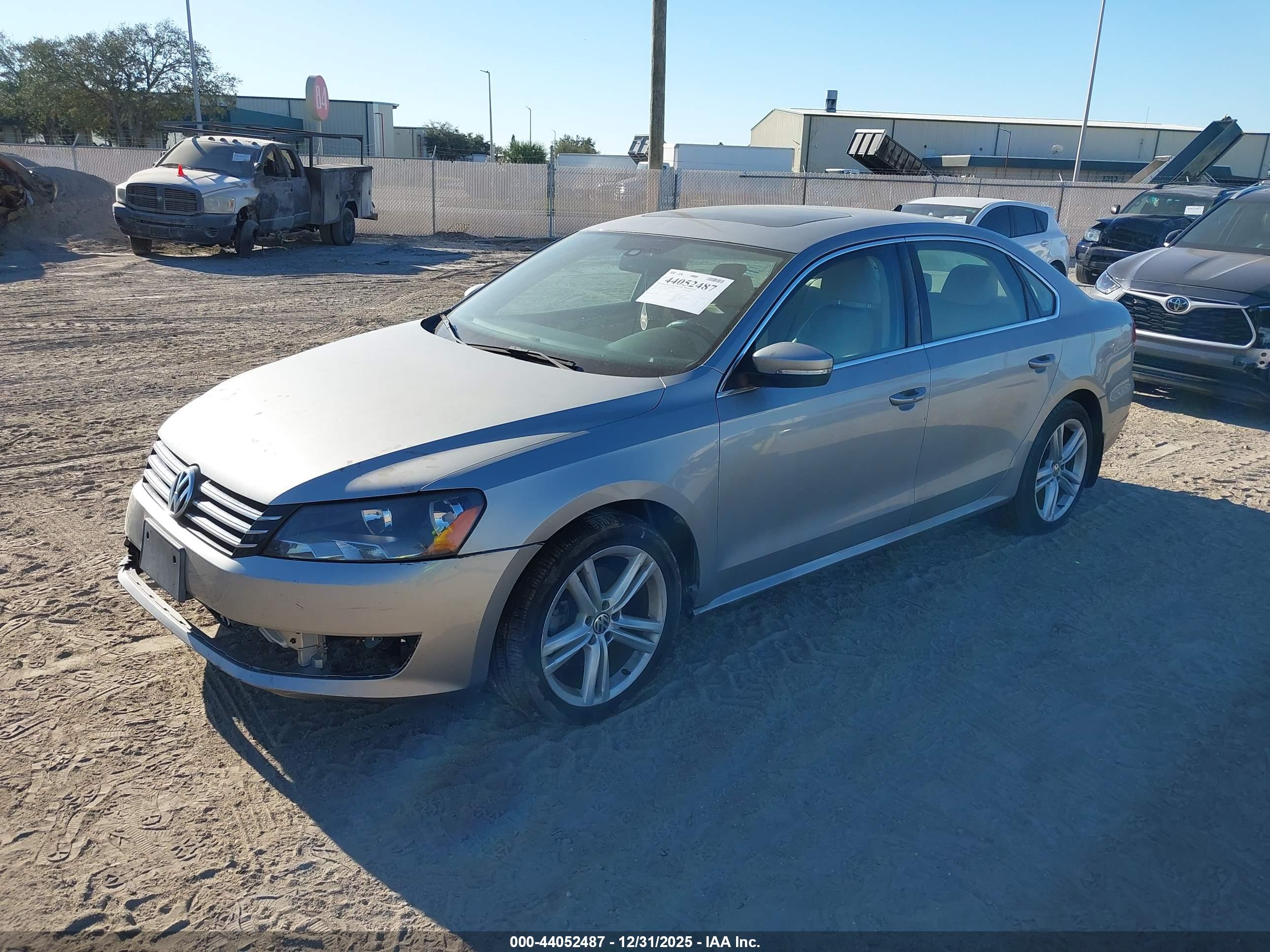 VOLKSWAGEN PASSAT image 2
