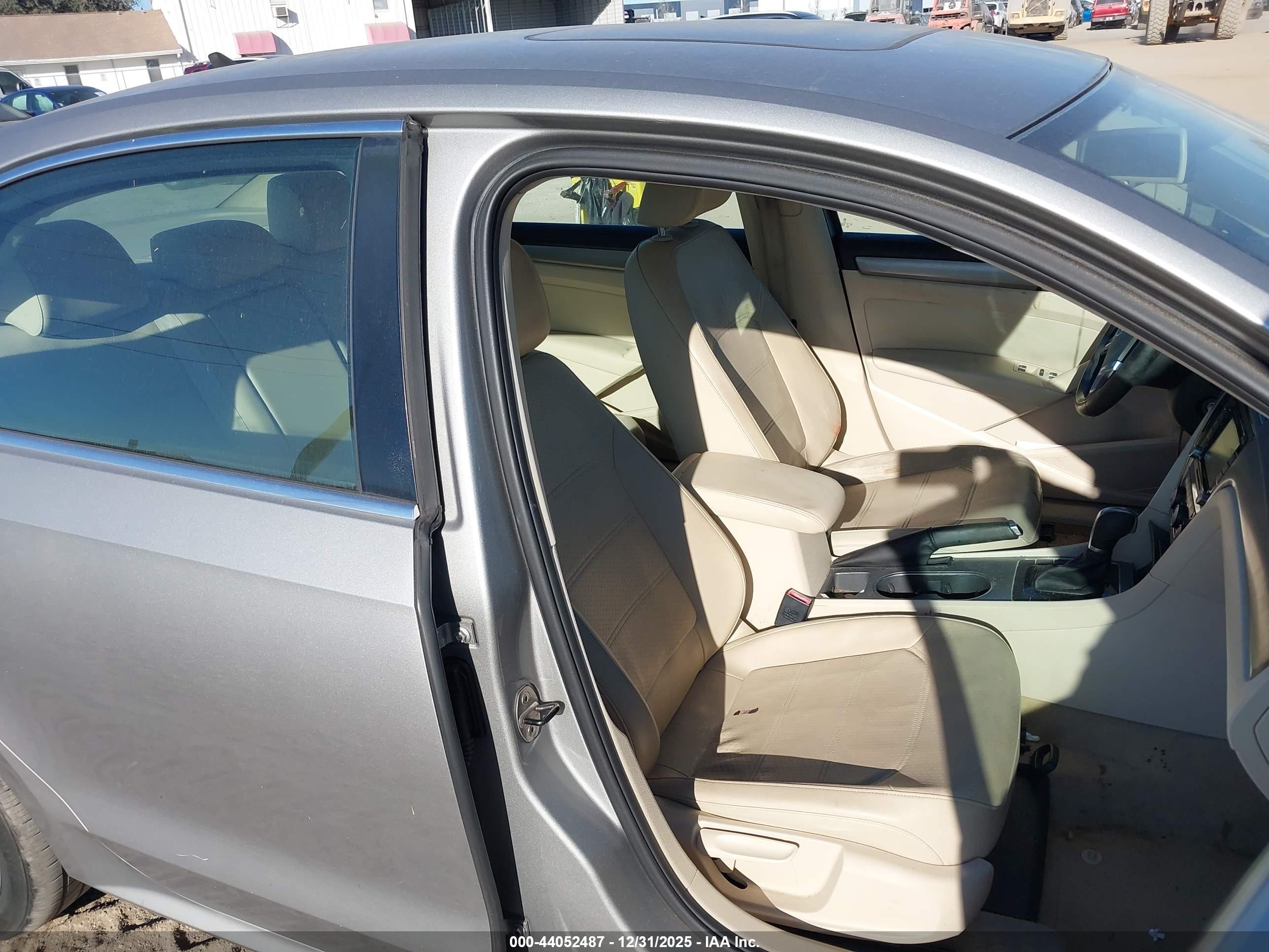 VOLKSWAGEN PASSAT image 5