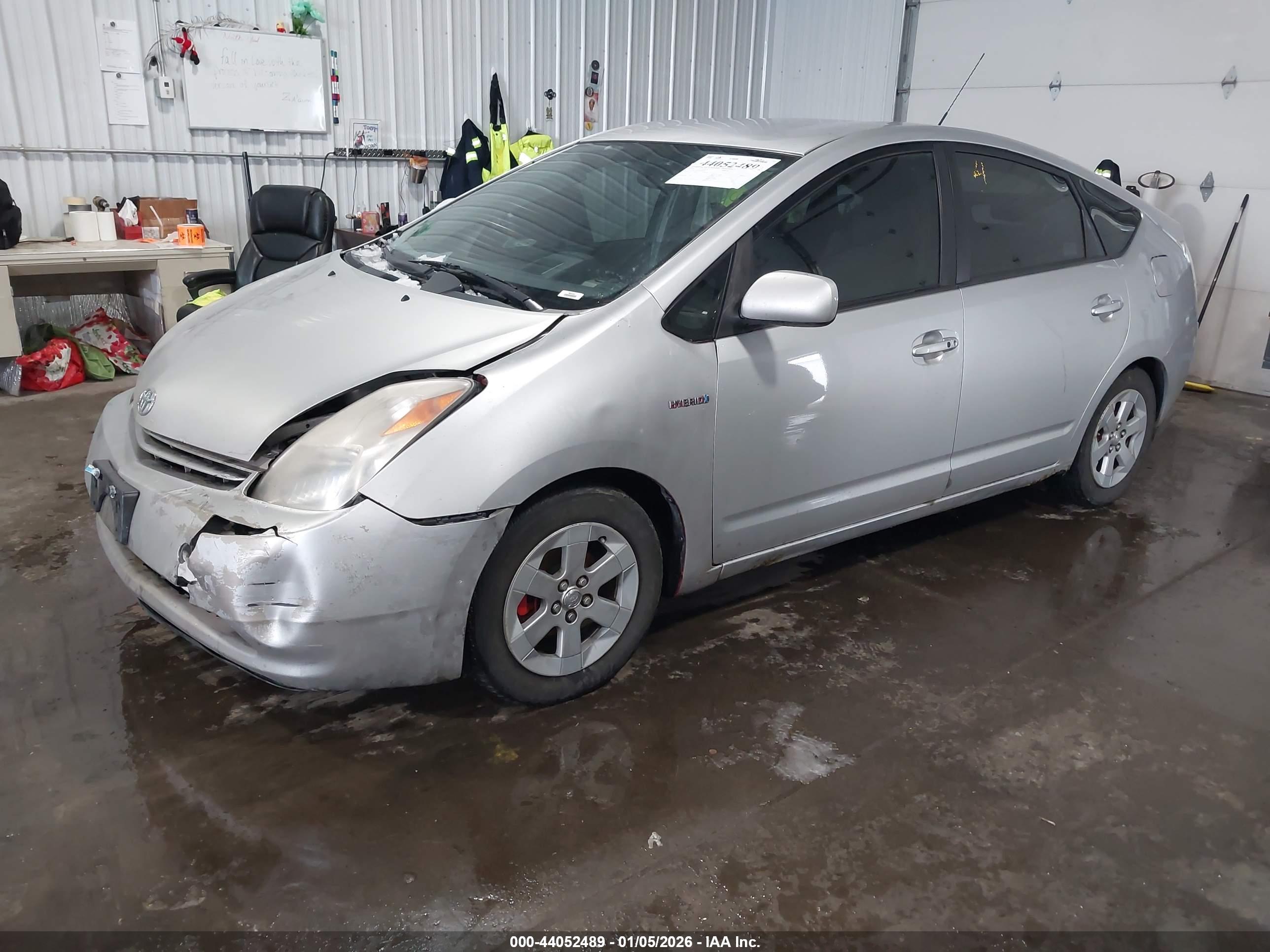 TOYOTA PRIUS image 2