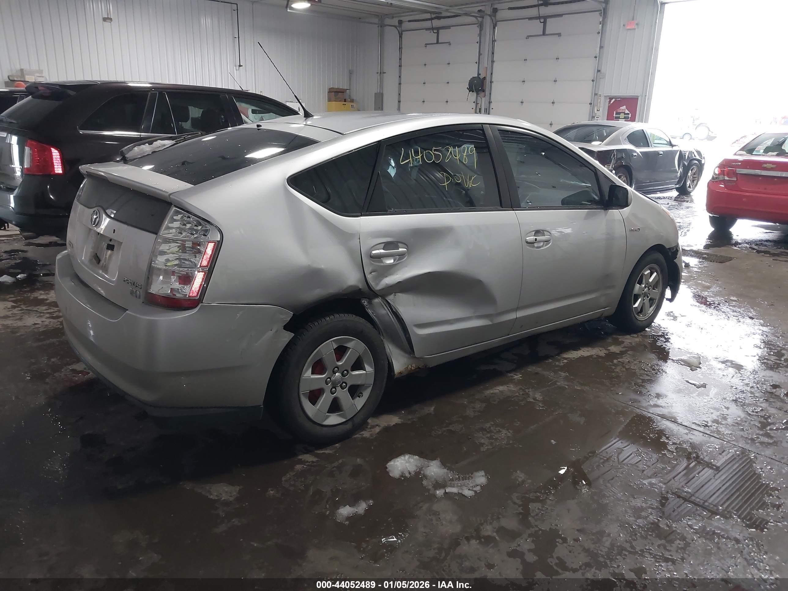 TOYOTA PRIUS image 4
