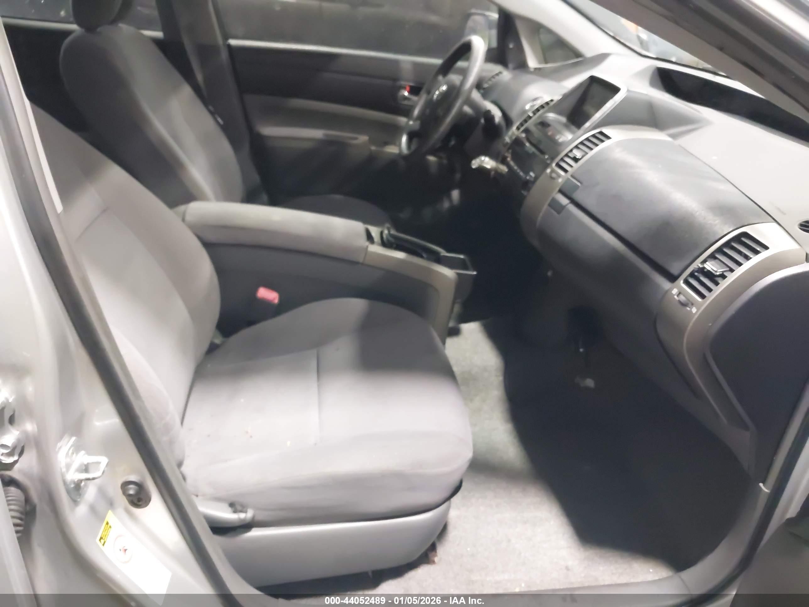 TOYOTA PRIUS image 5