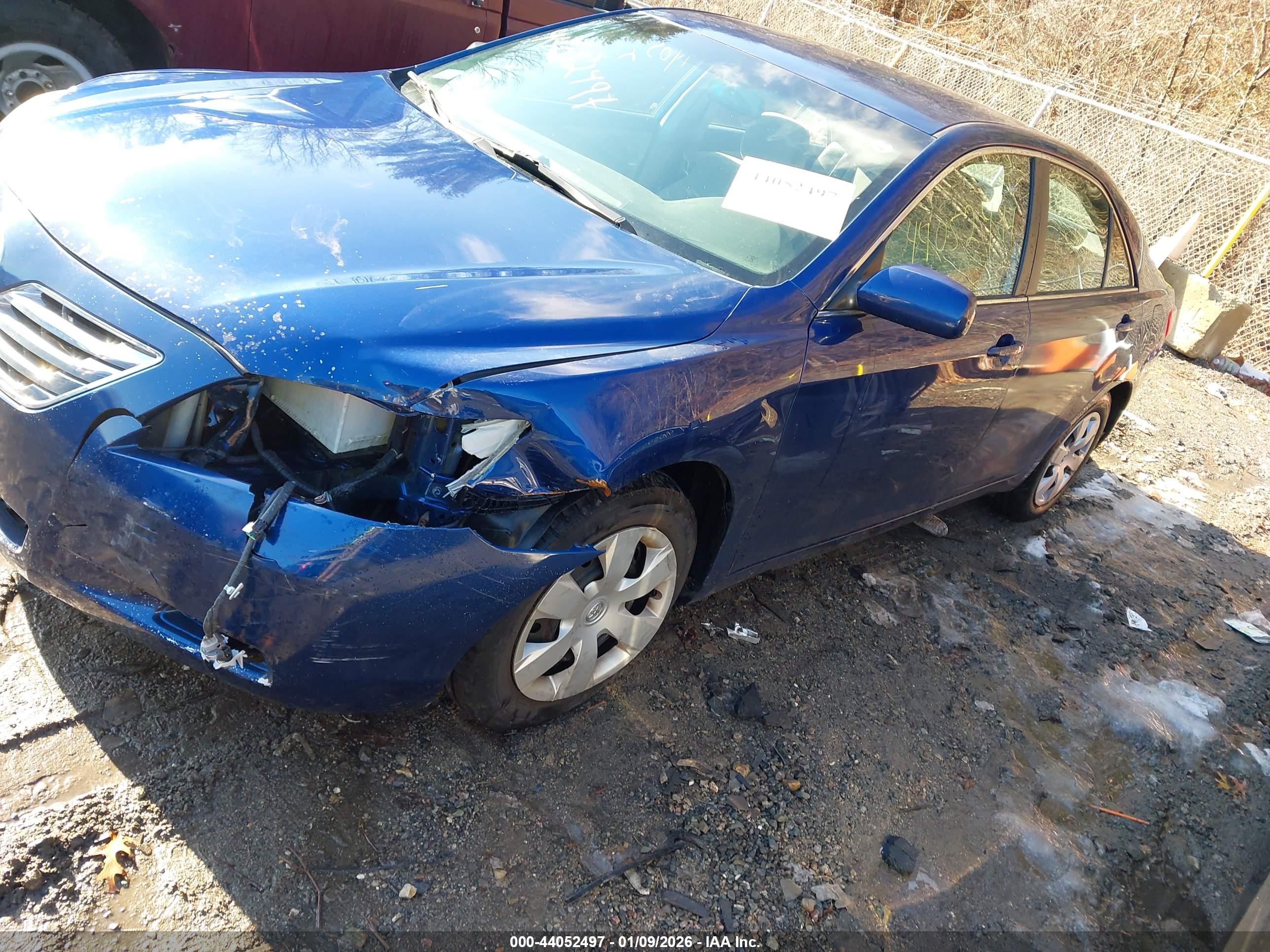 TOYOTA CAMRY image 2