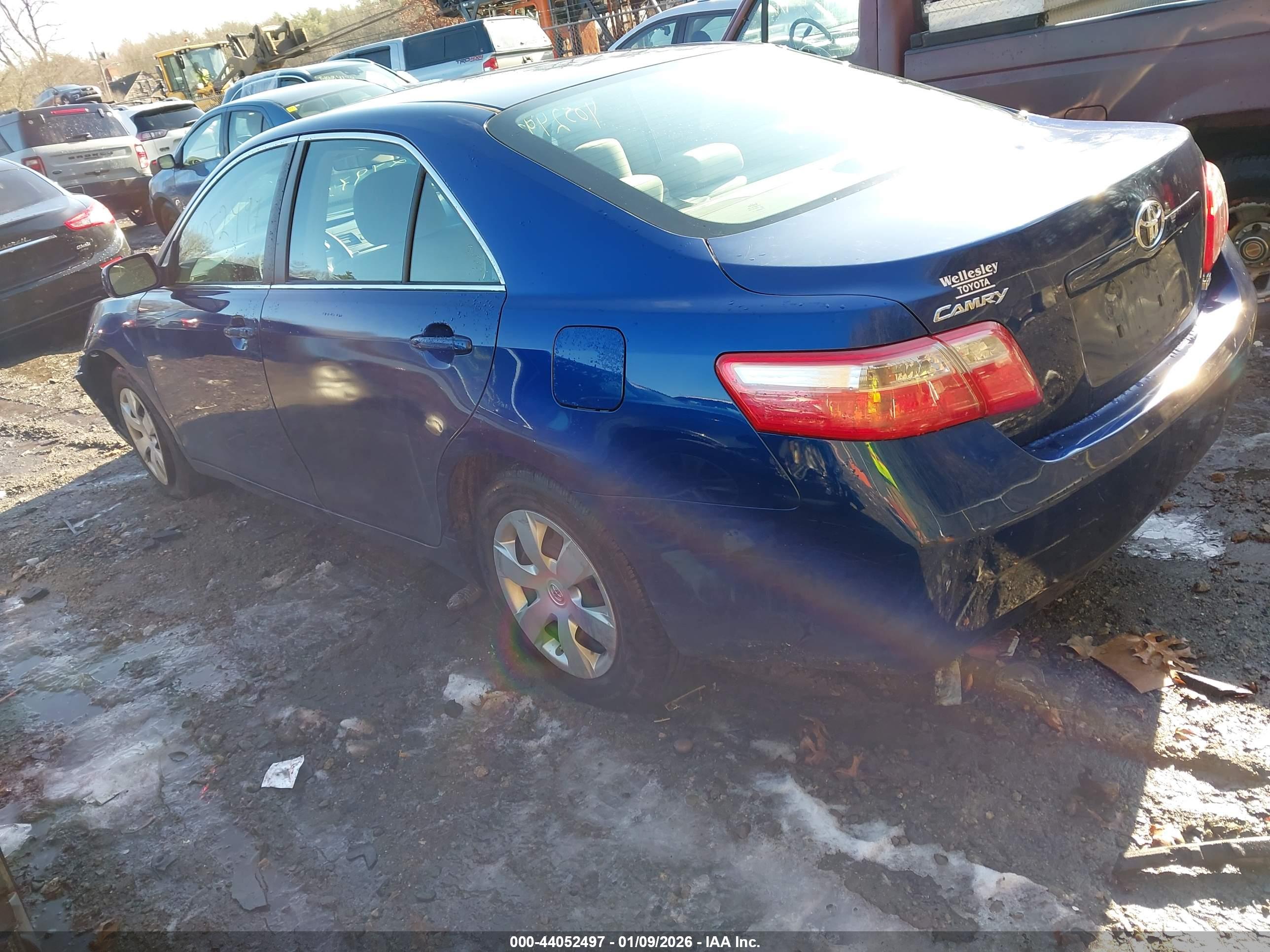 TOYOTA CAMRY image 3