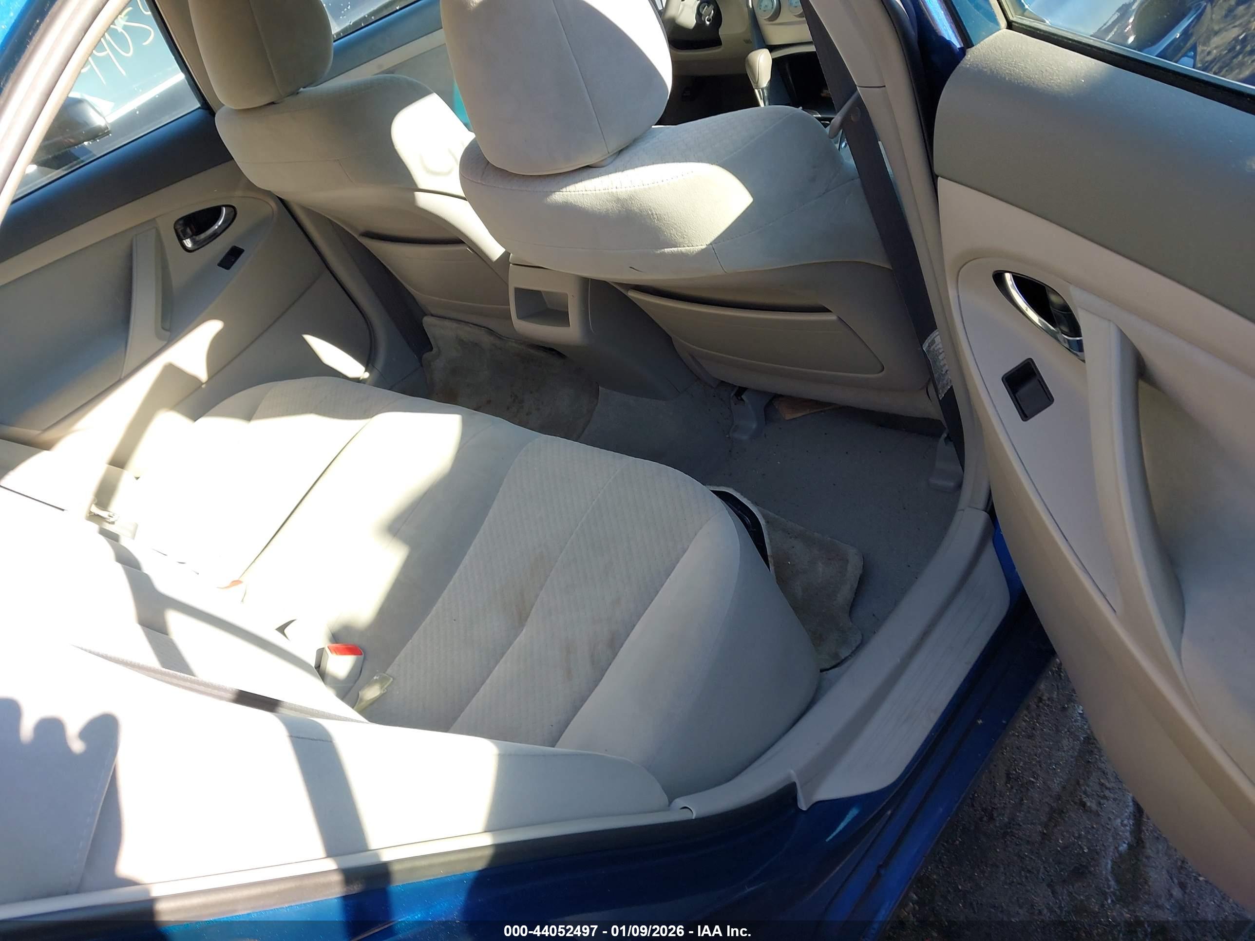 TOYOTA CAMRY image 8