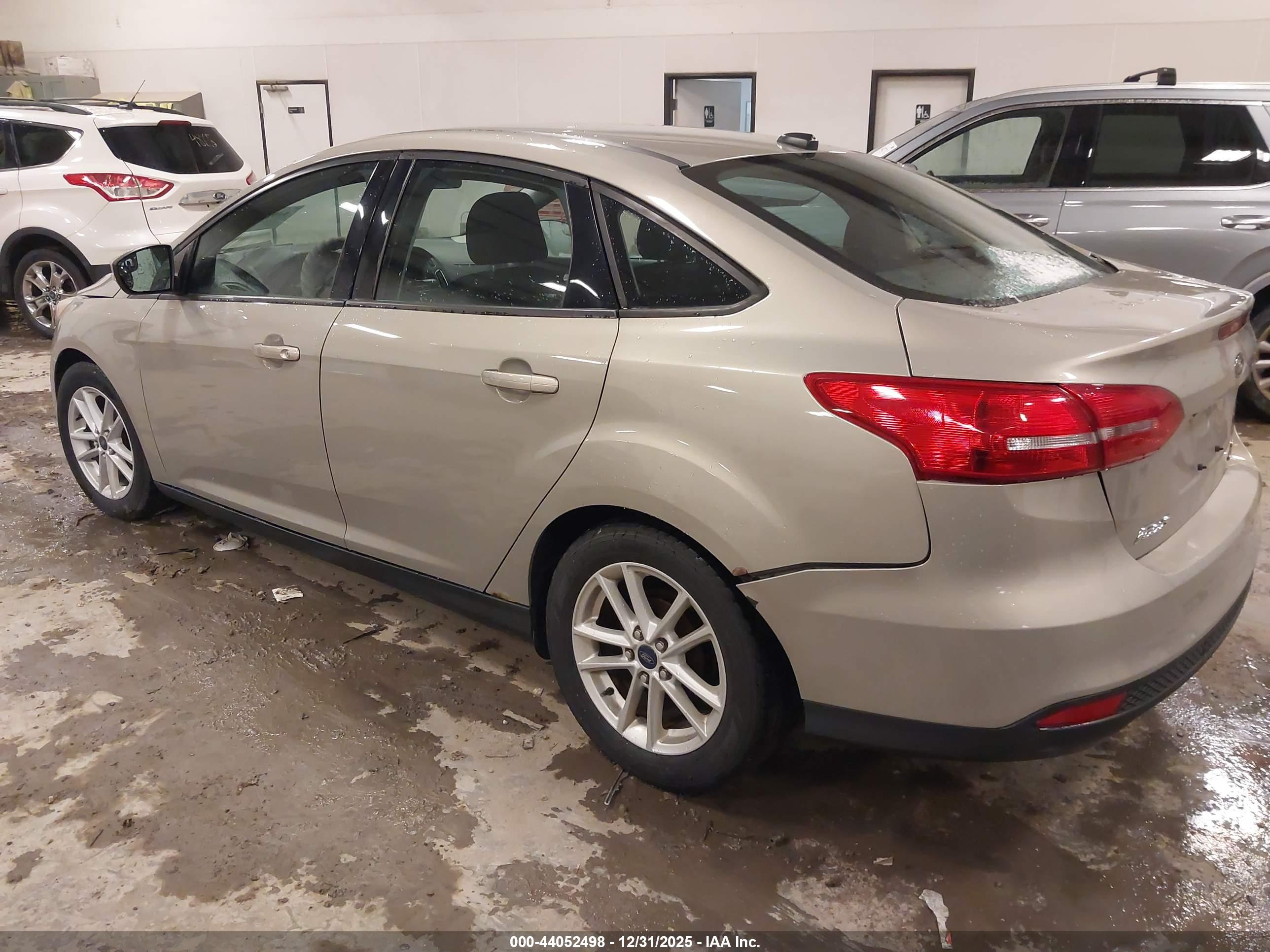 FORD FOCUS image 3