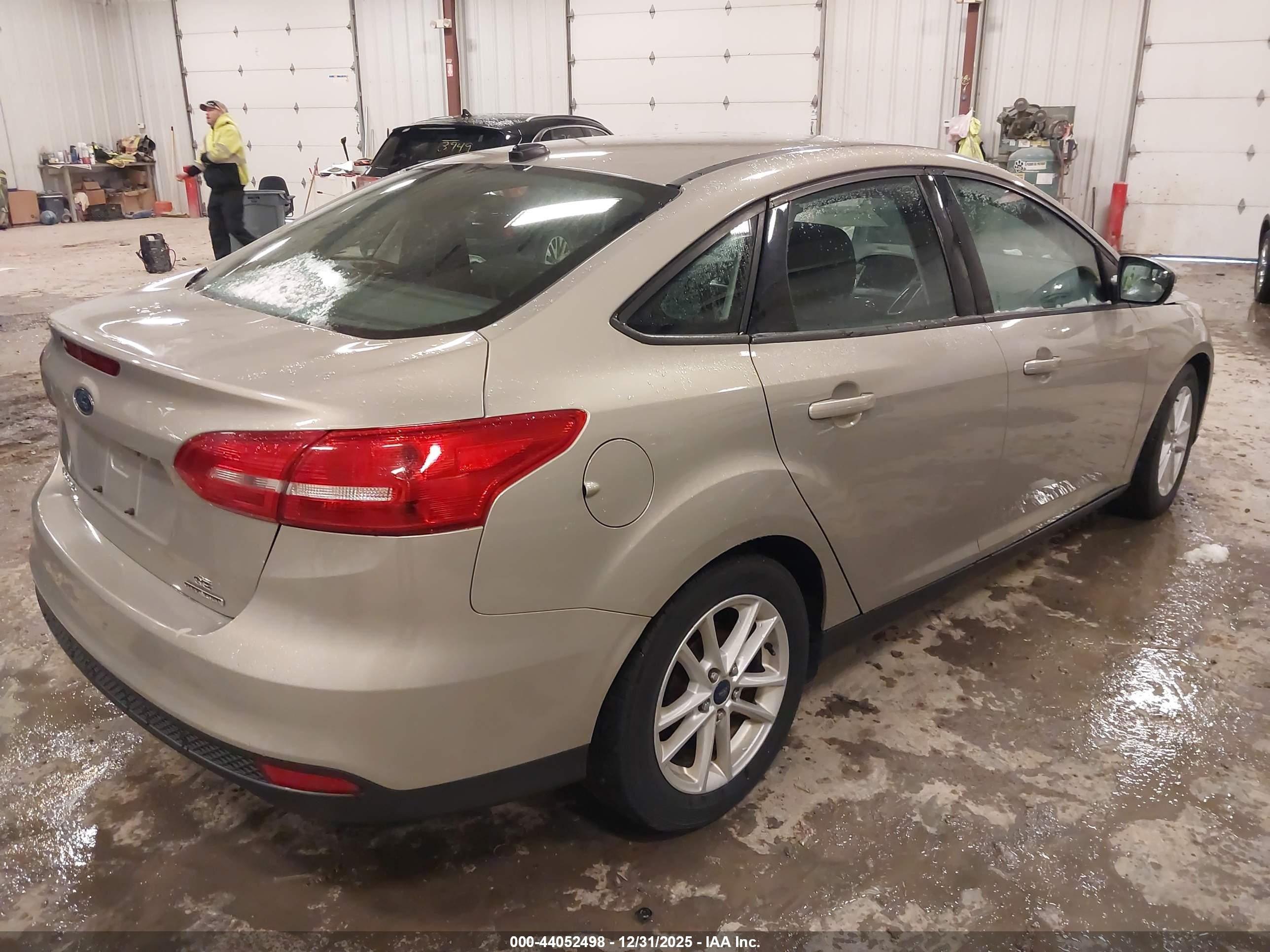FORD FOCUS image 4