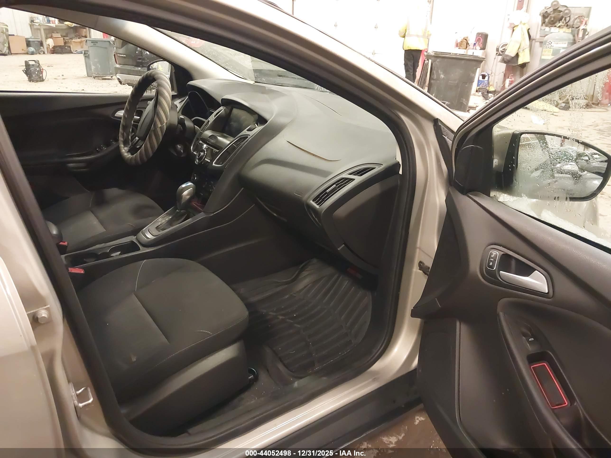 FORD FOCUS image 5