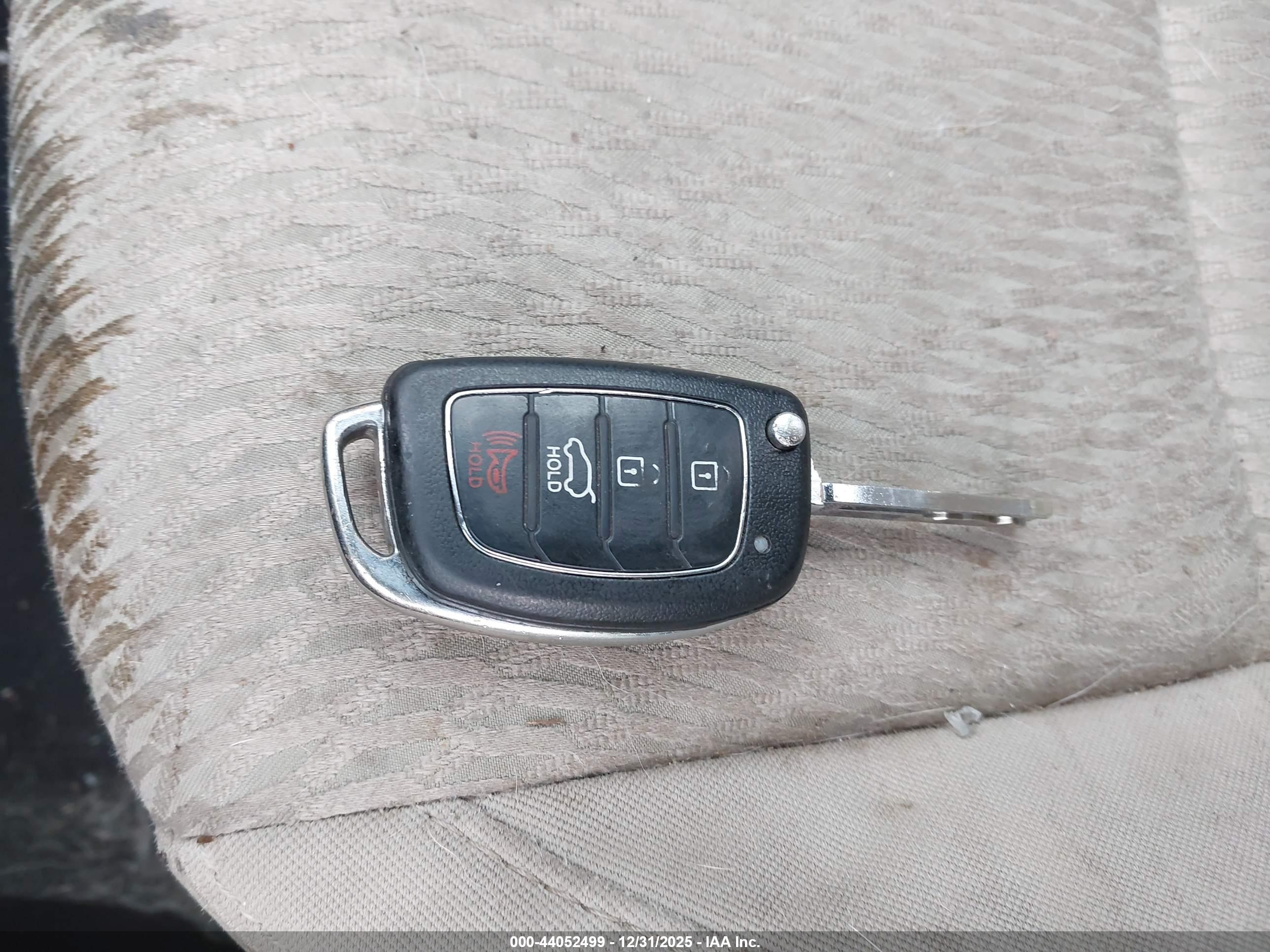 HYUNDAI SANTA image 11