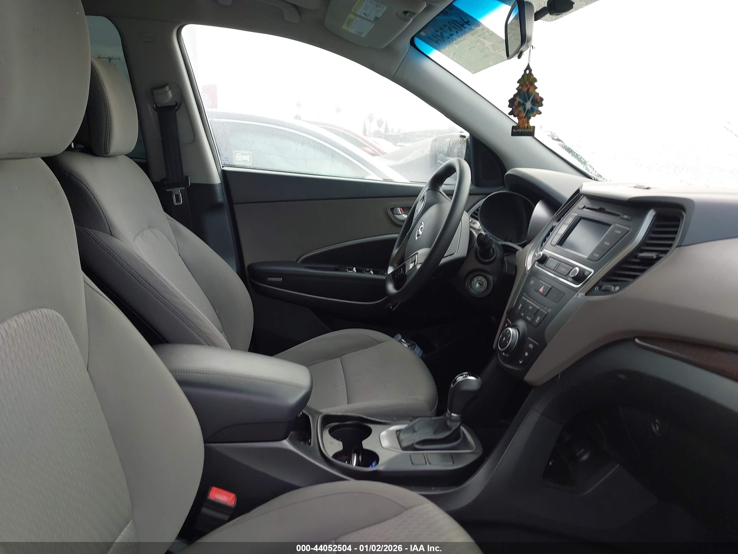 HYUNDAI SANTA image 5