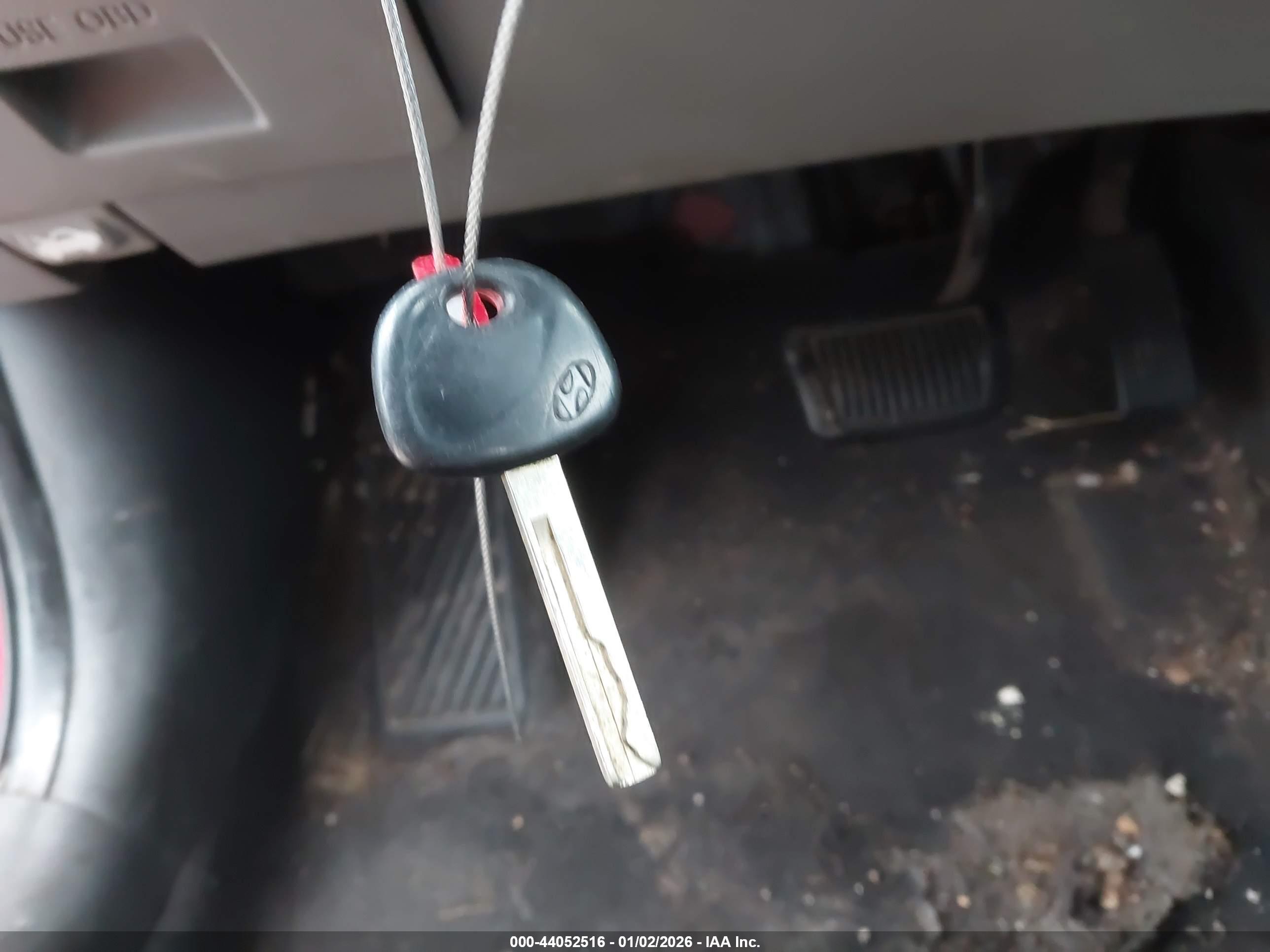 HYUNDAI ACCENT image 11