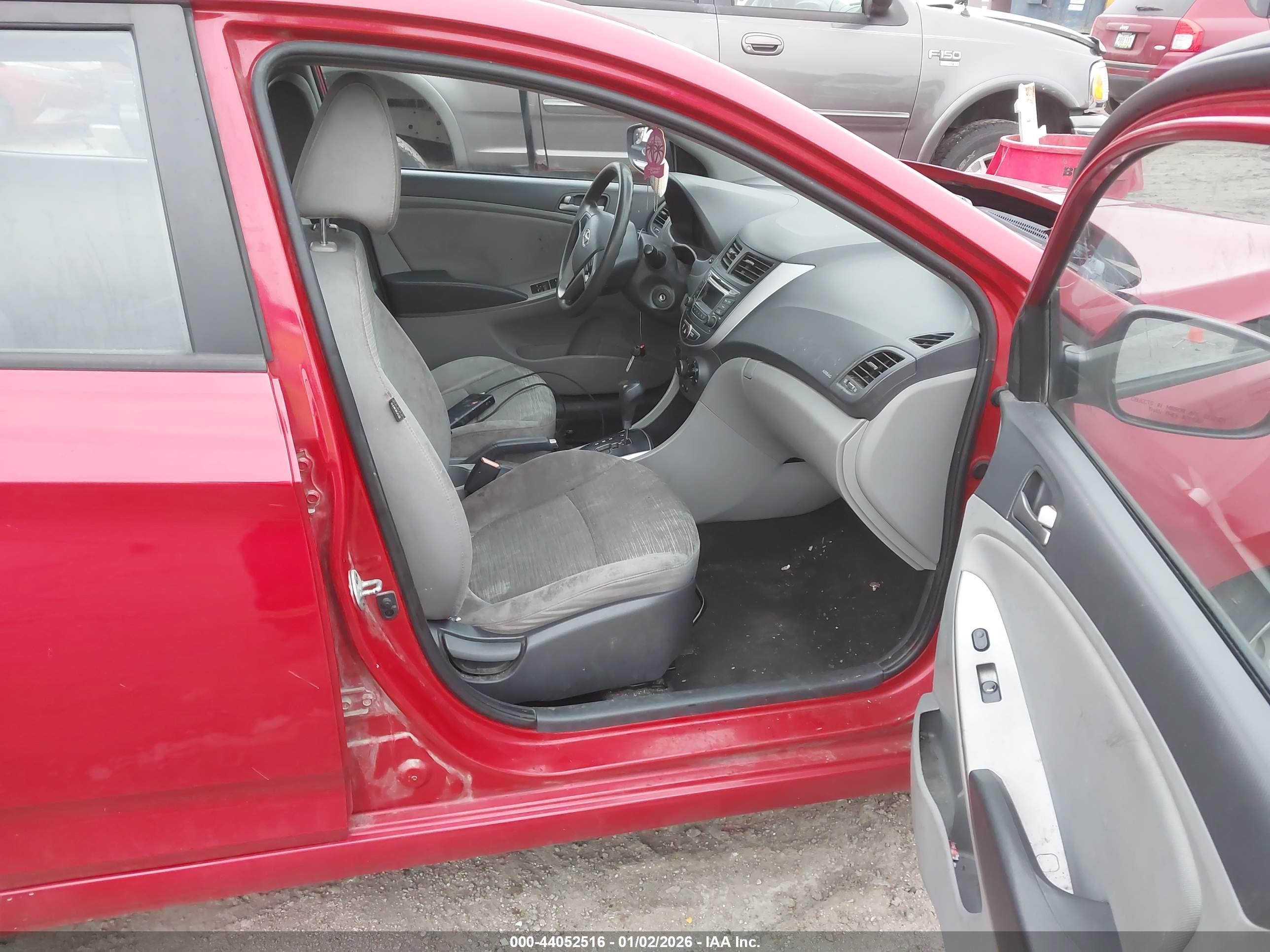 HYUNDAI ACCENT image 5