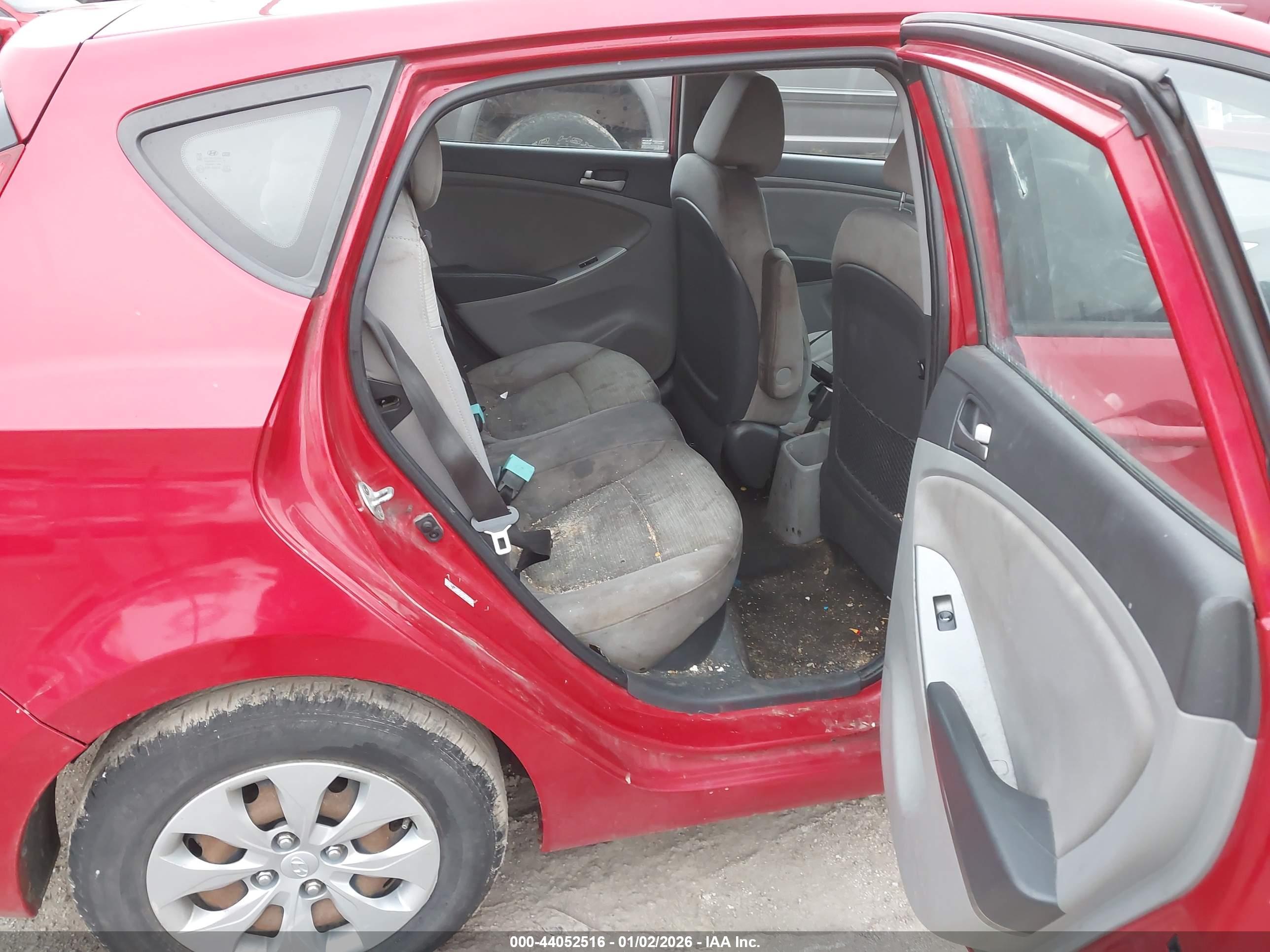 HYUNDAI ACCENT image 8