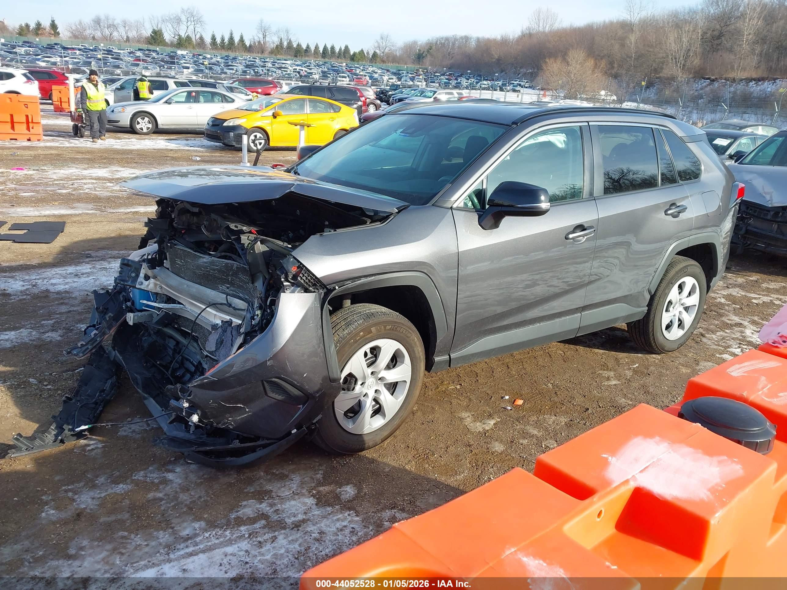 TOYOTA RAV4 image 2