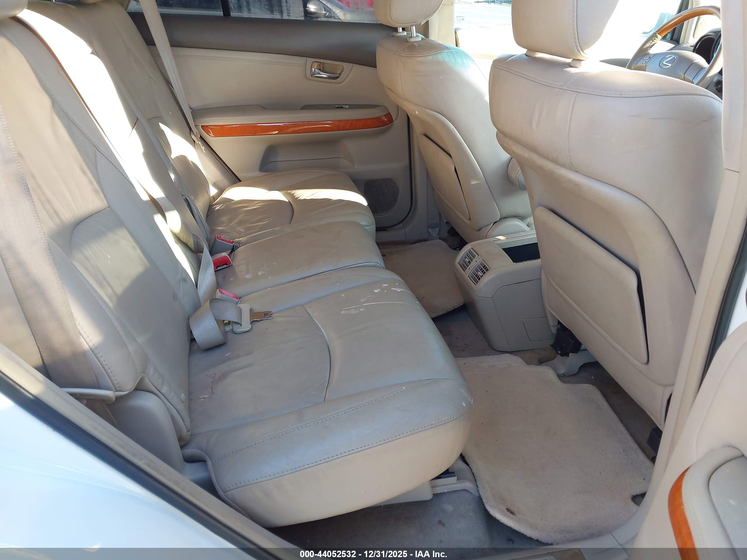 LEXUS RX image 8