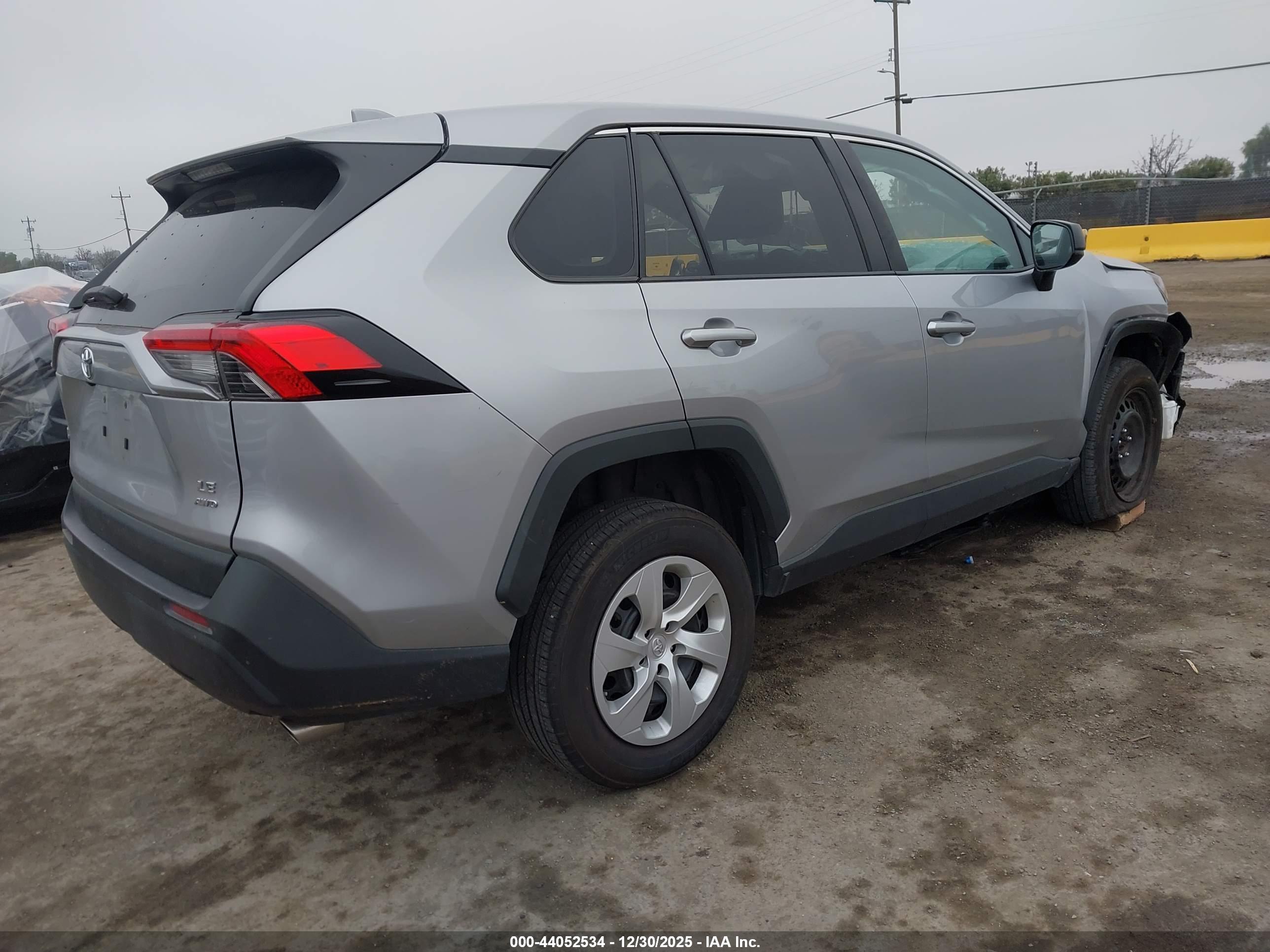 TOYOTA RAV4 image 4