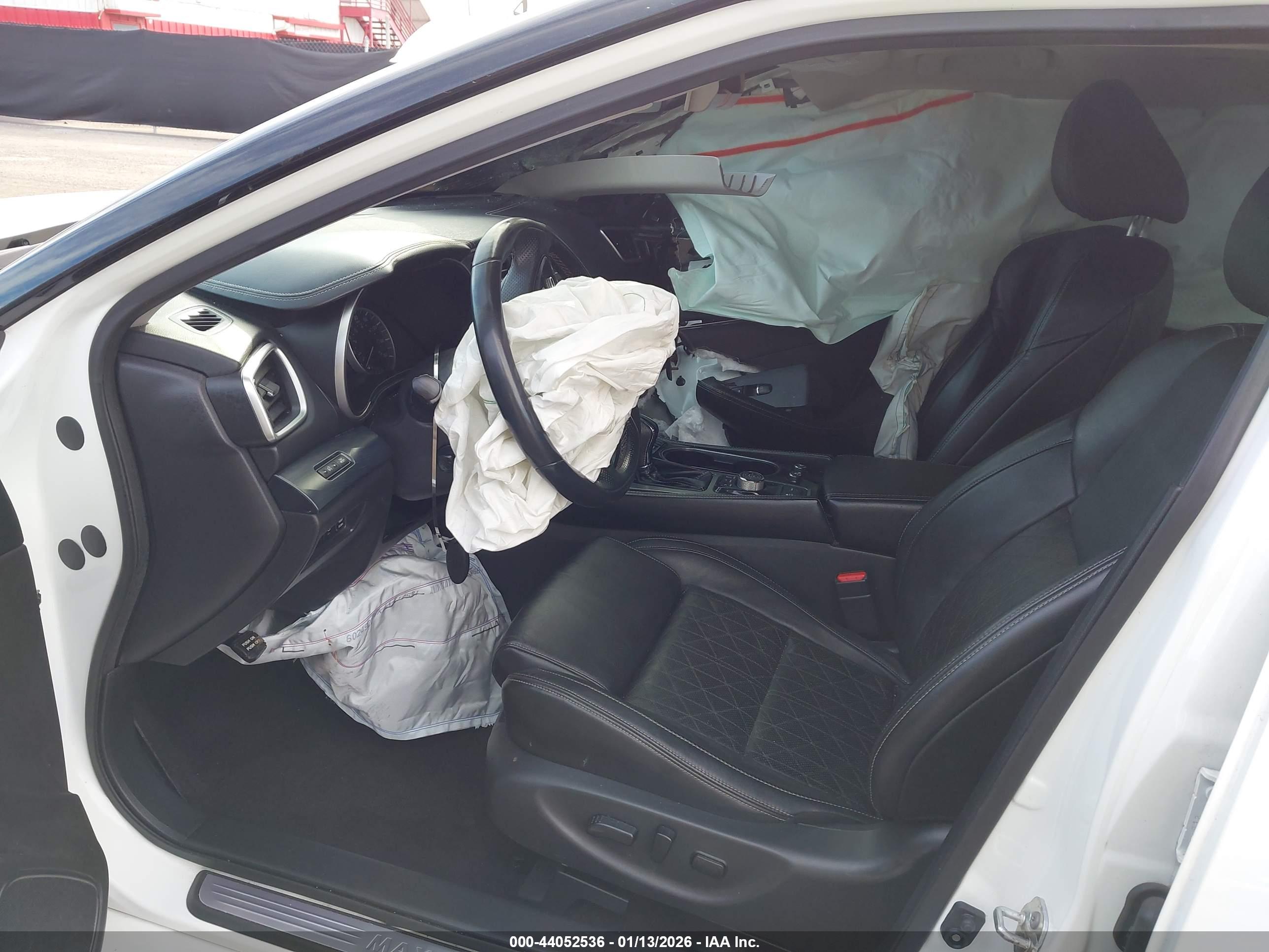NISSAN MAXIMA image 5
