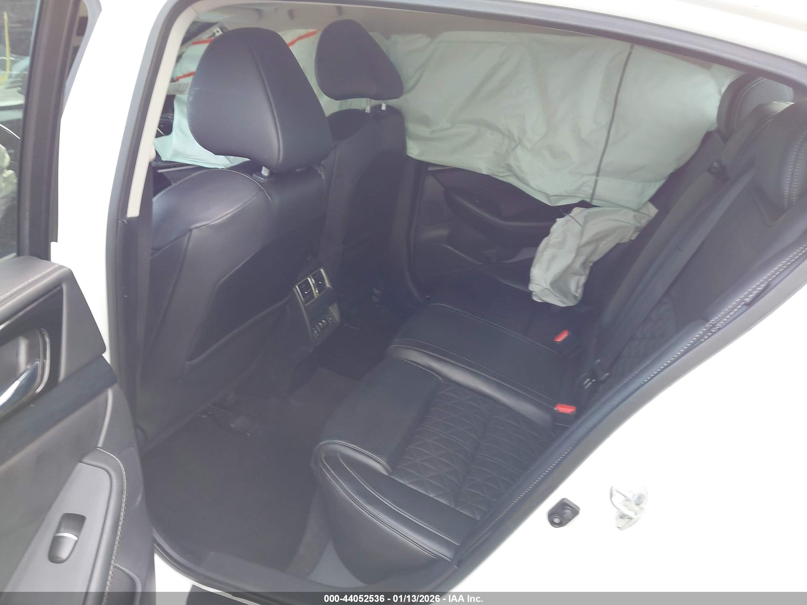 NISSAN MAXIMA image 8