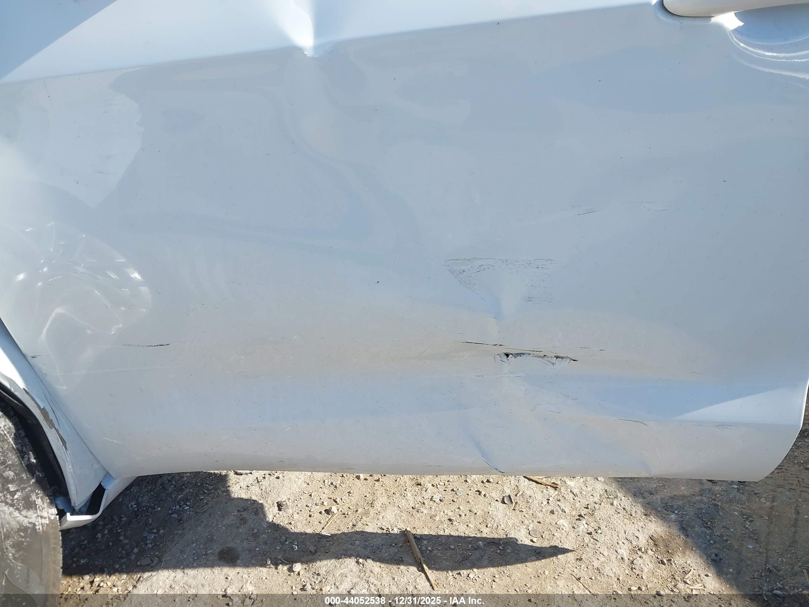 CHRYSLER PACIFICA image 6