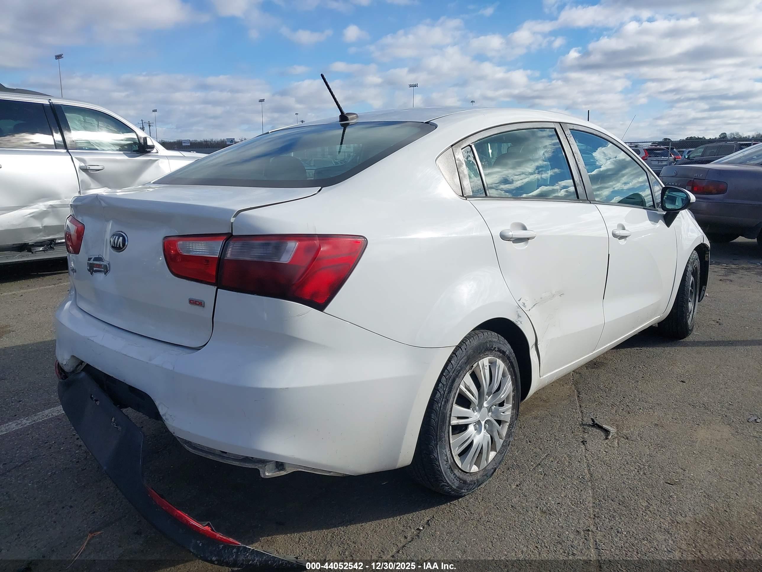 KIA RIO image 6